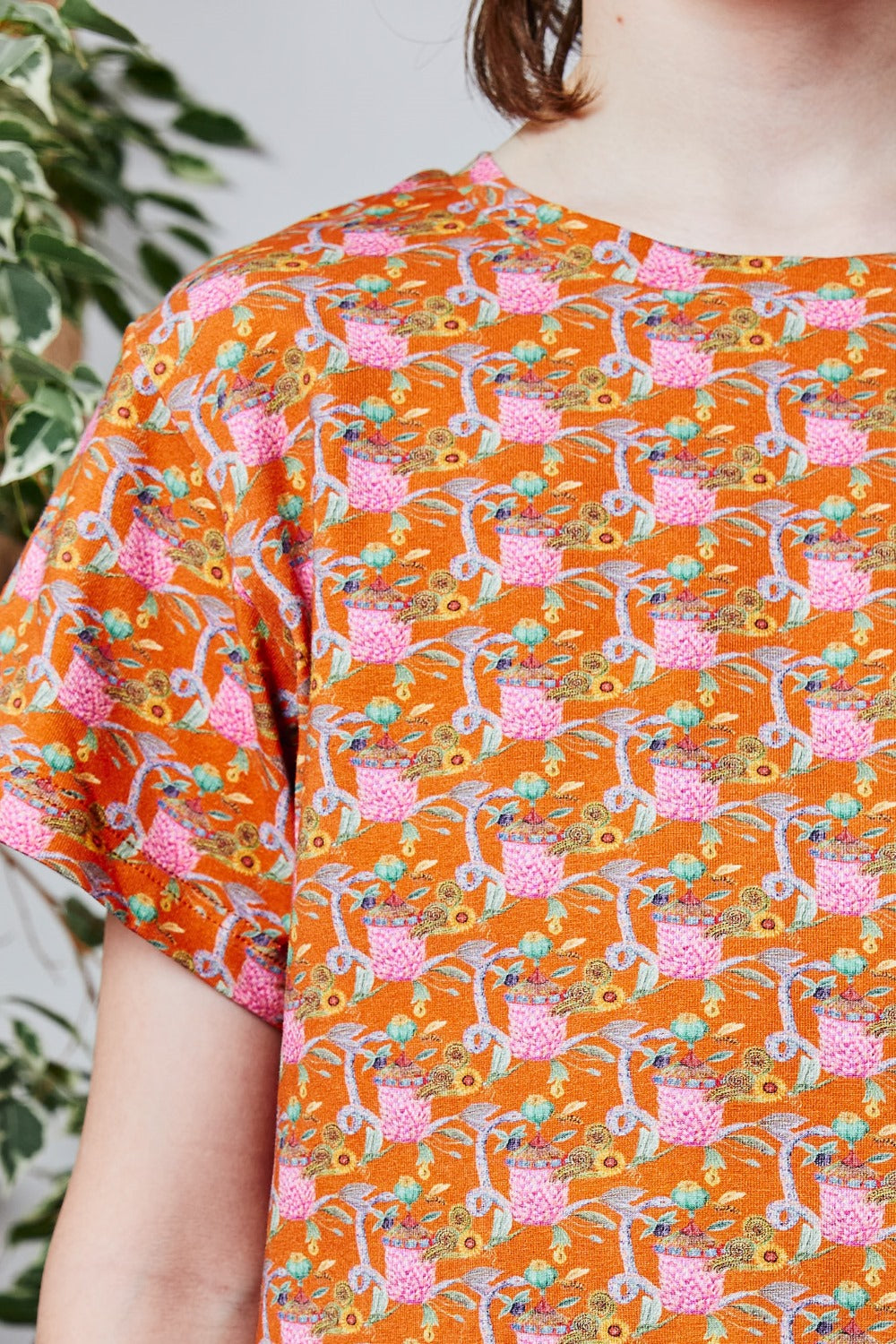 Kids unisex organic cotton stretch jersey t-shirt.