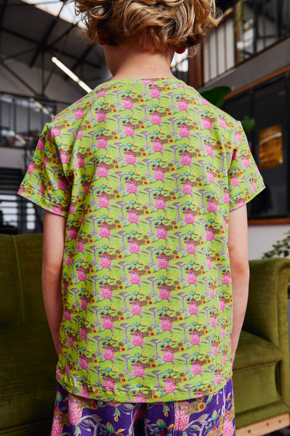 Kids unisex organic cotton stretch jersey t-shirt.