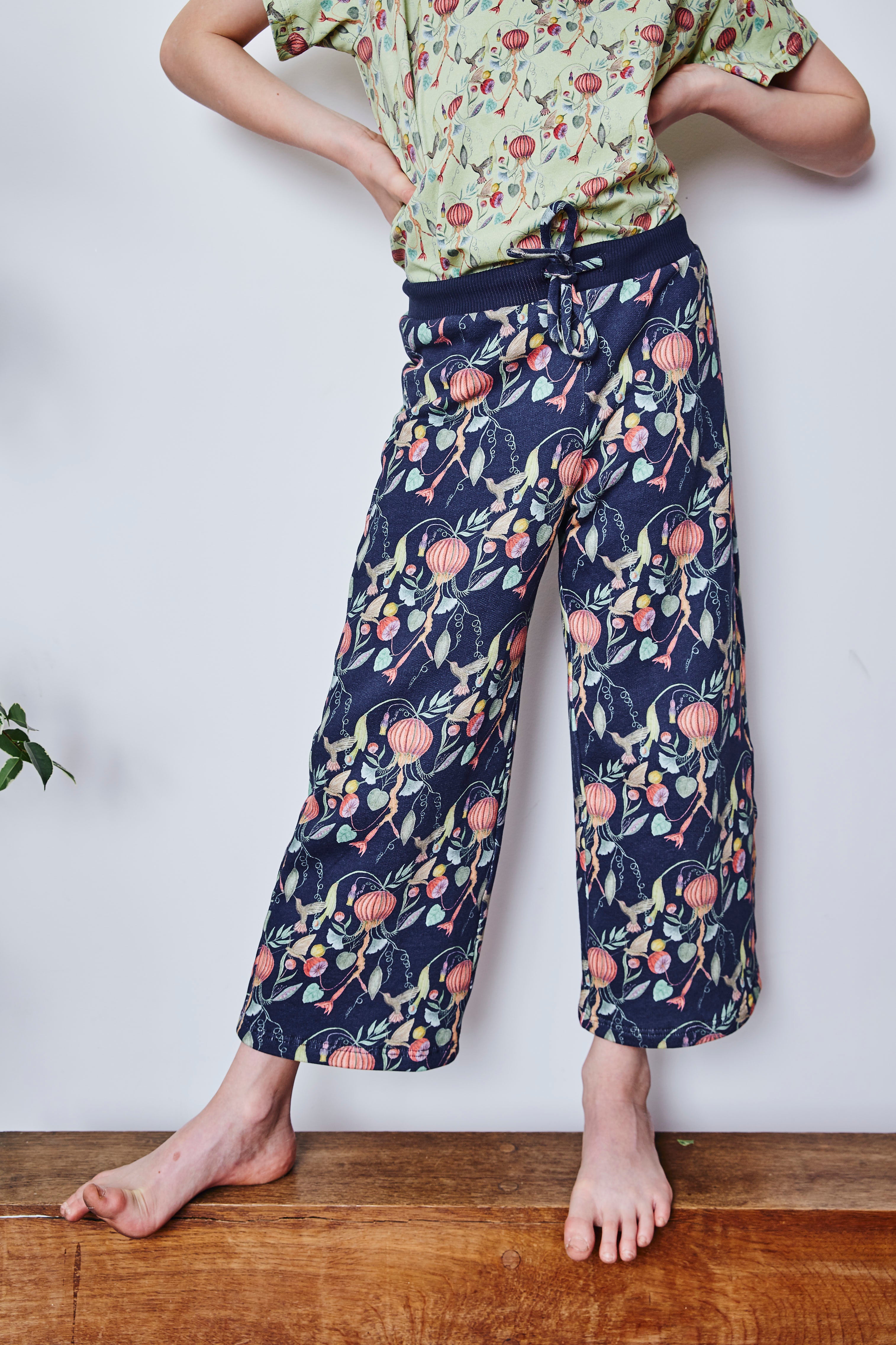 Kids organic cotton sweat pants.