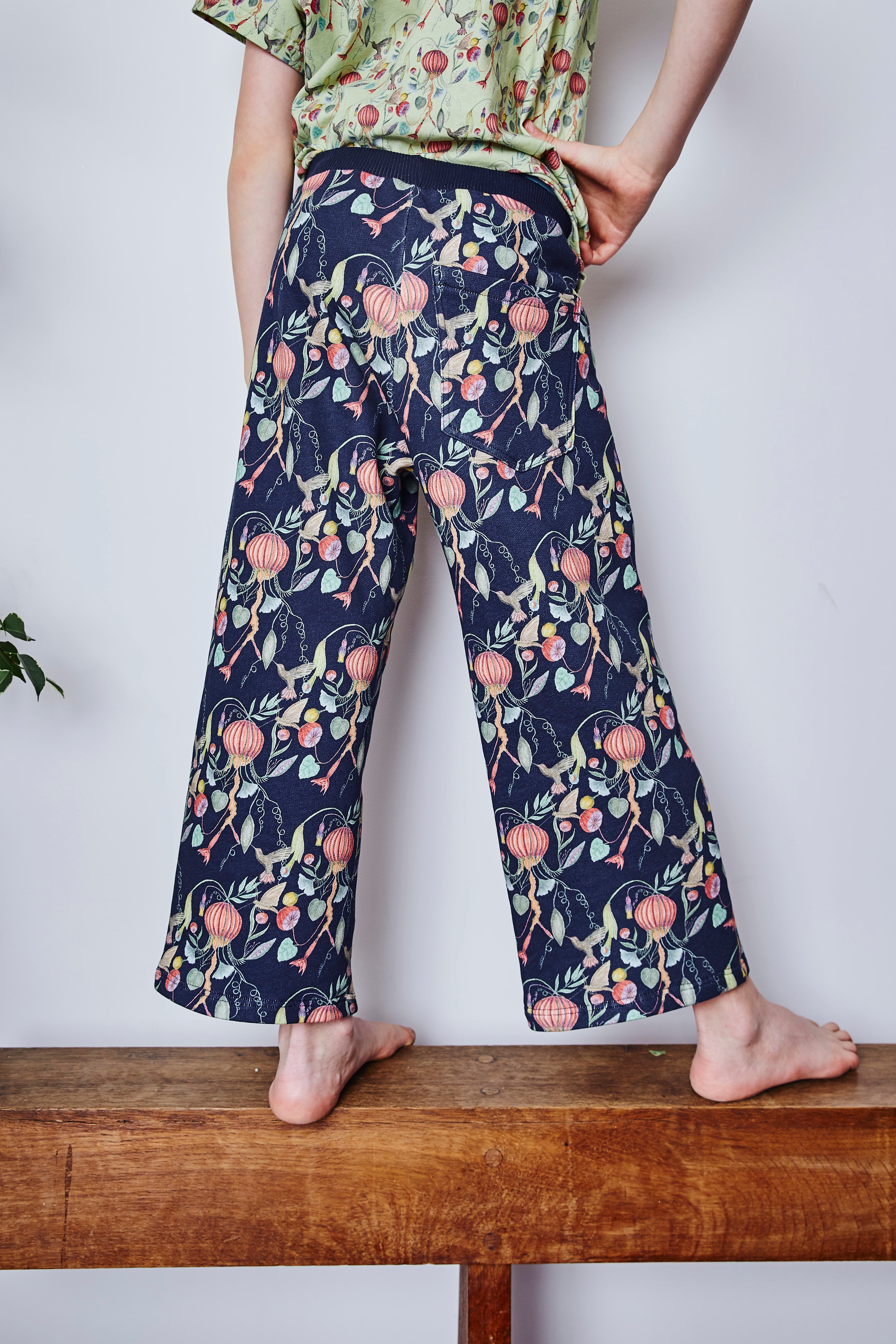 Kids organic cotton sweat pants.