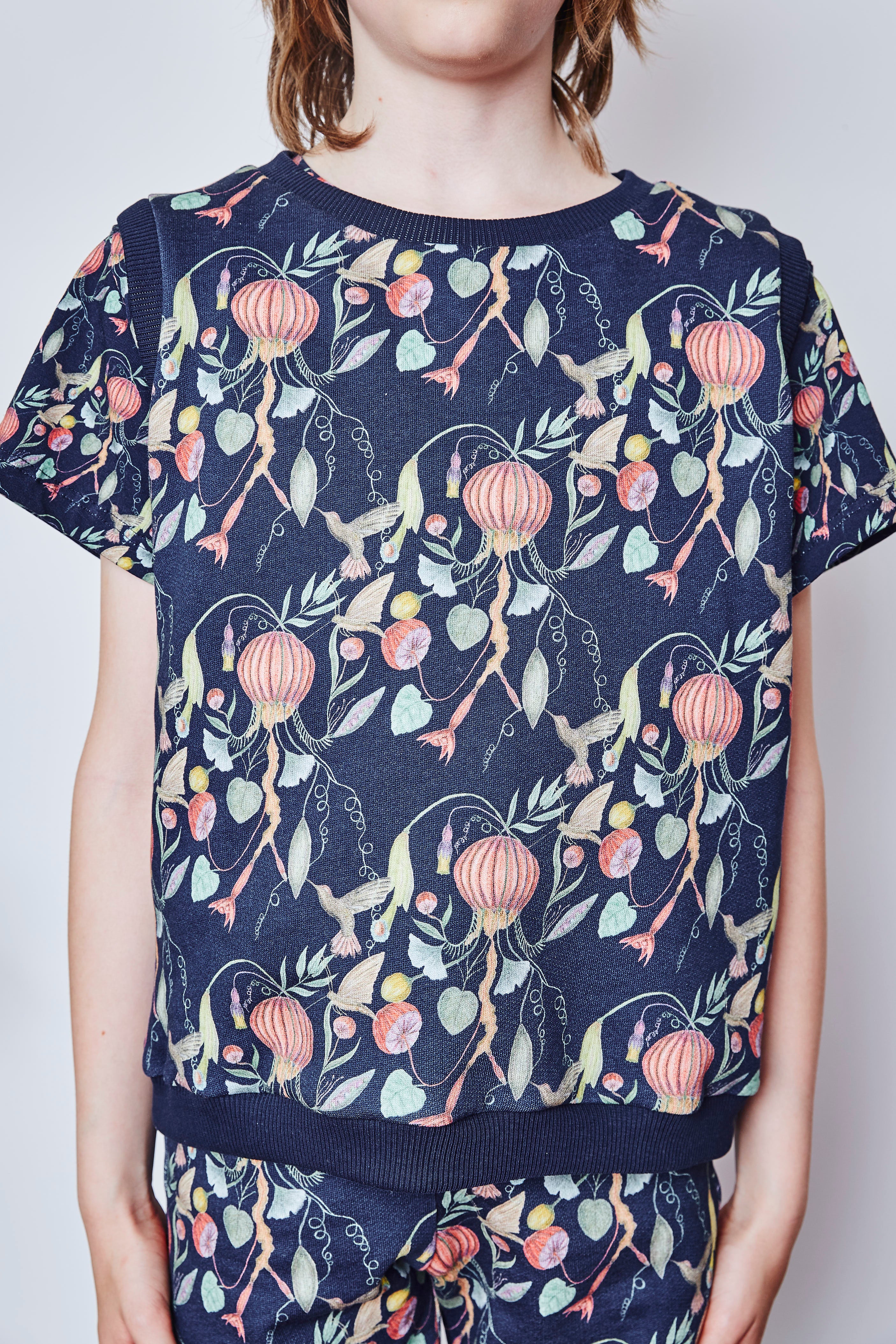 Kids organic cotton sweater vest.