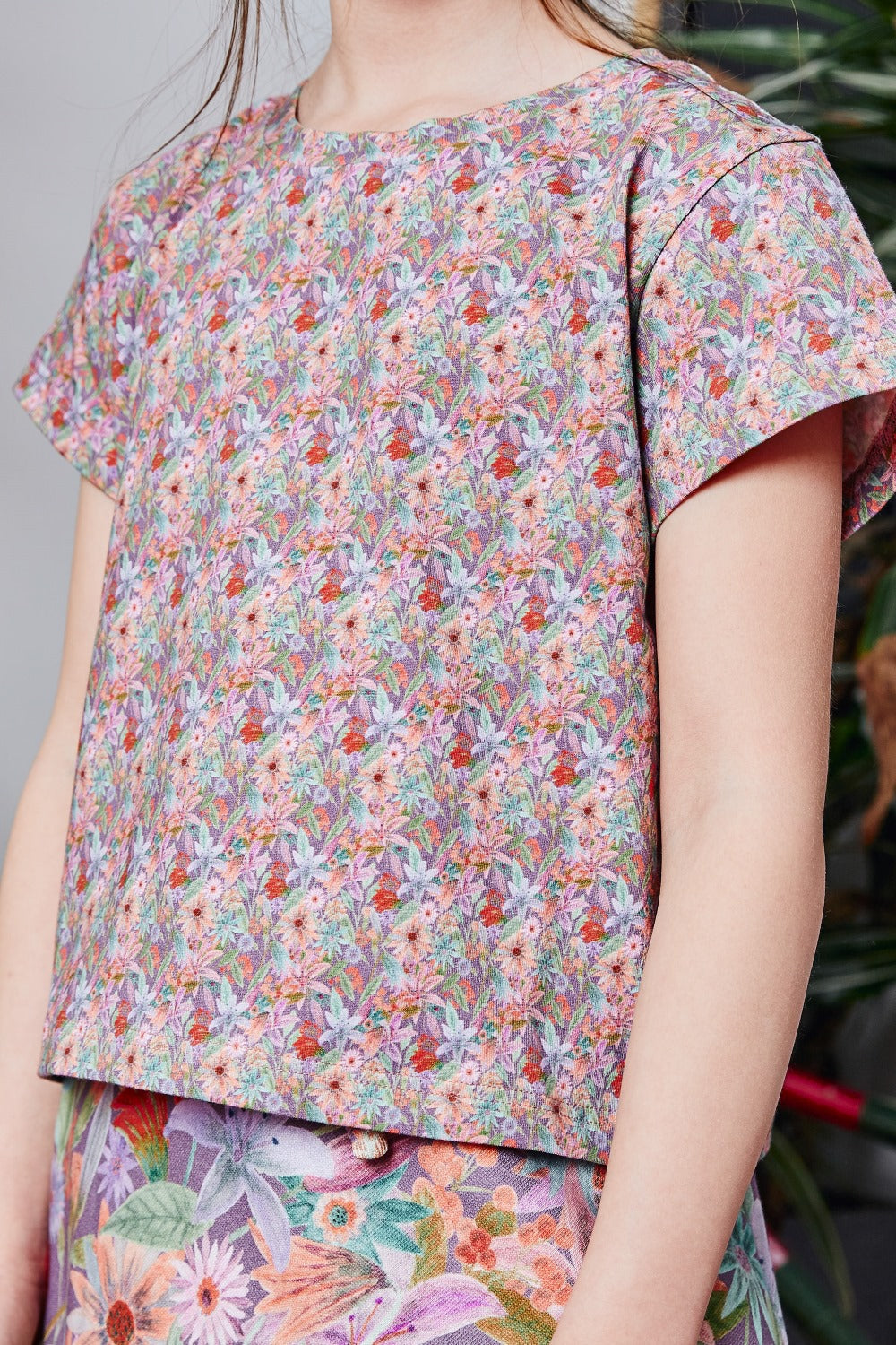 Organic cotton stretch jersey girls t-shirt.