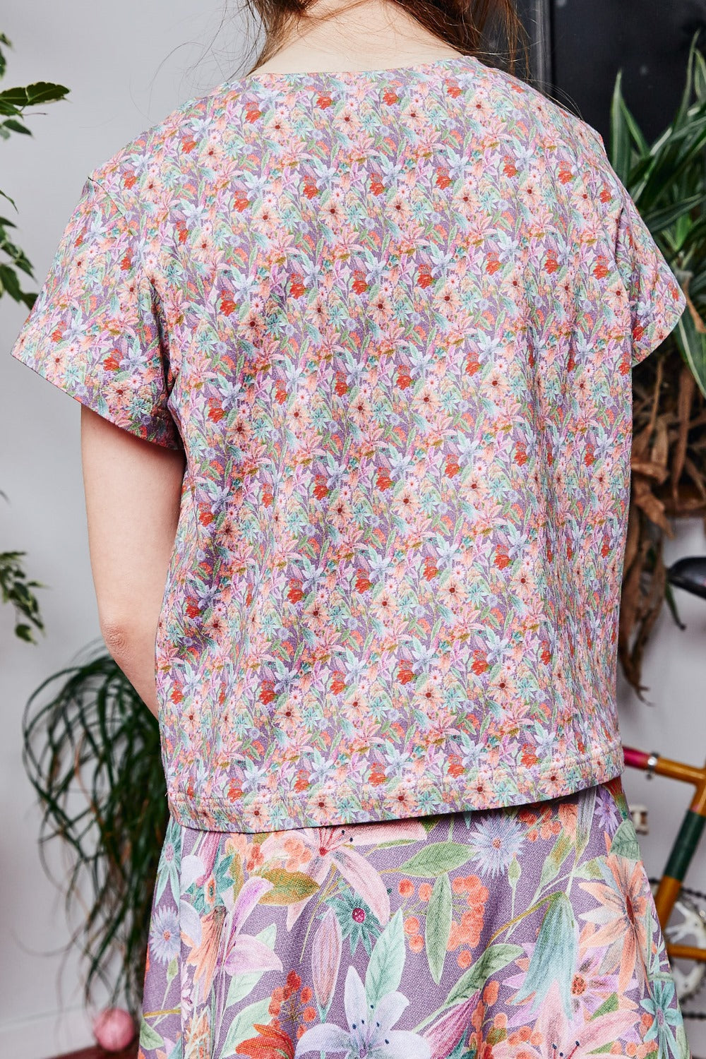 Organic cotton stretch jersey girls t-shirt.