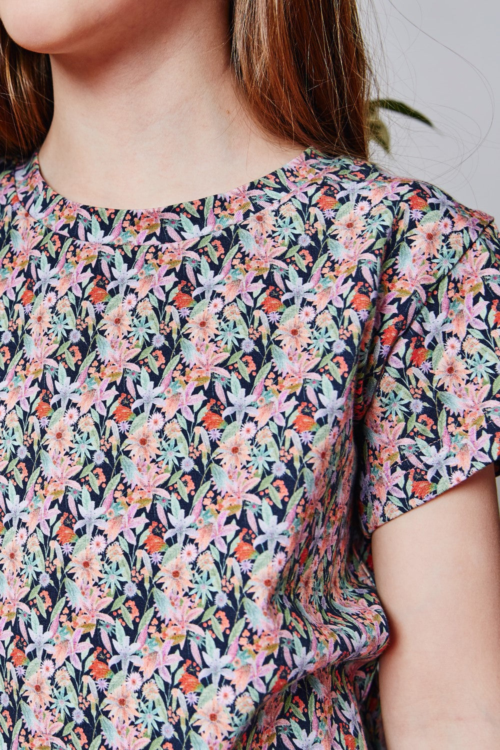 Organic cotton stretch jersey girls t-shirt.