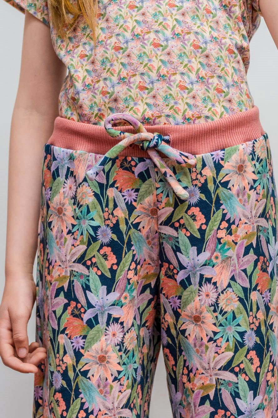 Kids organic cotton sweat pants.