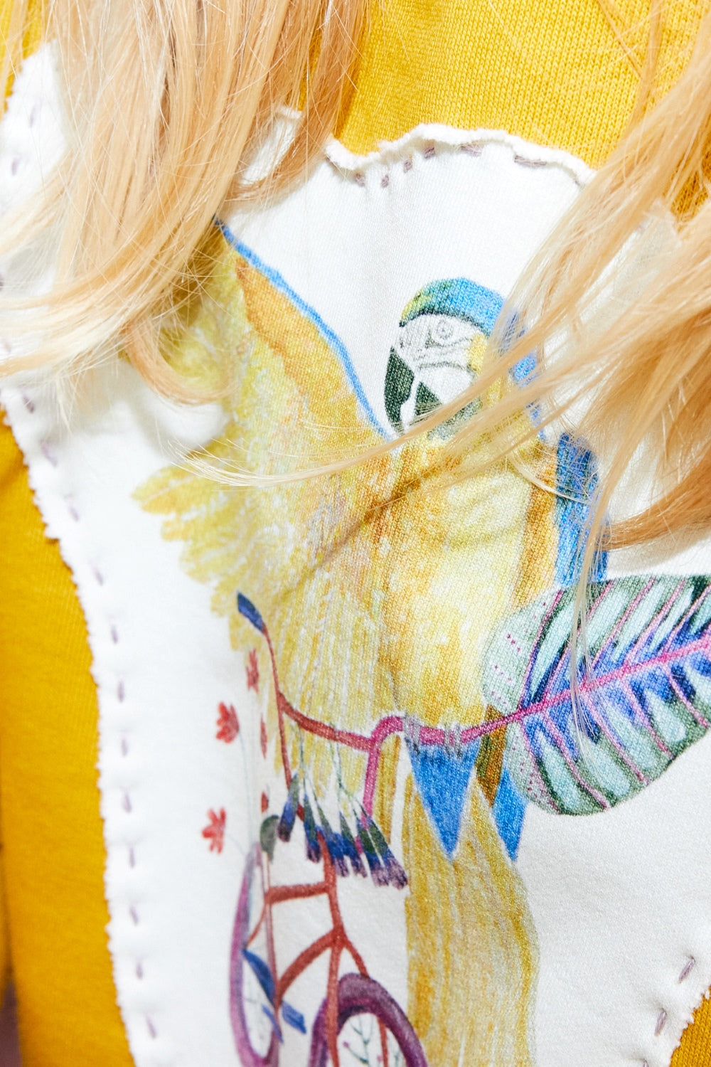 Girlish organic cotton sweatshirt.