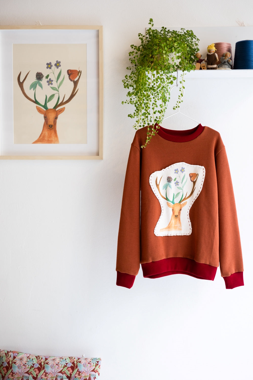 Kids unisex organic cotton sweatshirt.