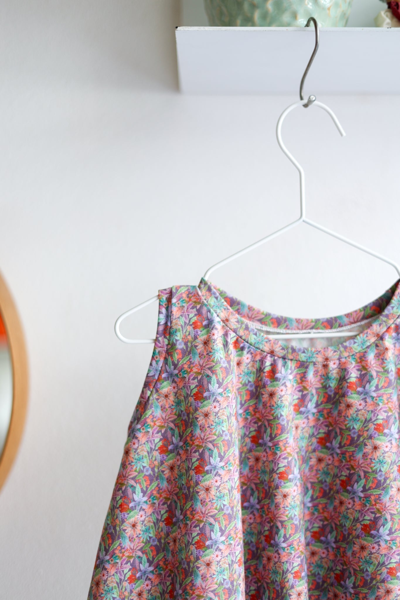 Organic cotton jersey kids sleeveless extra flared top.