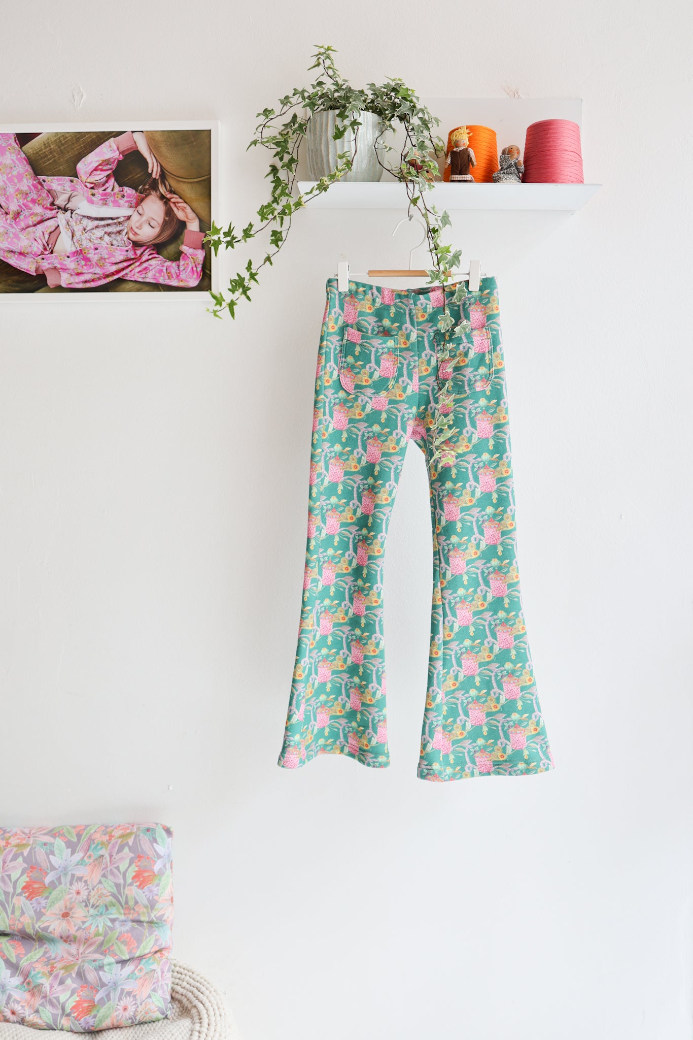 Kids organic cotton sweat pants.