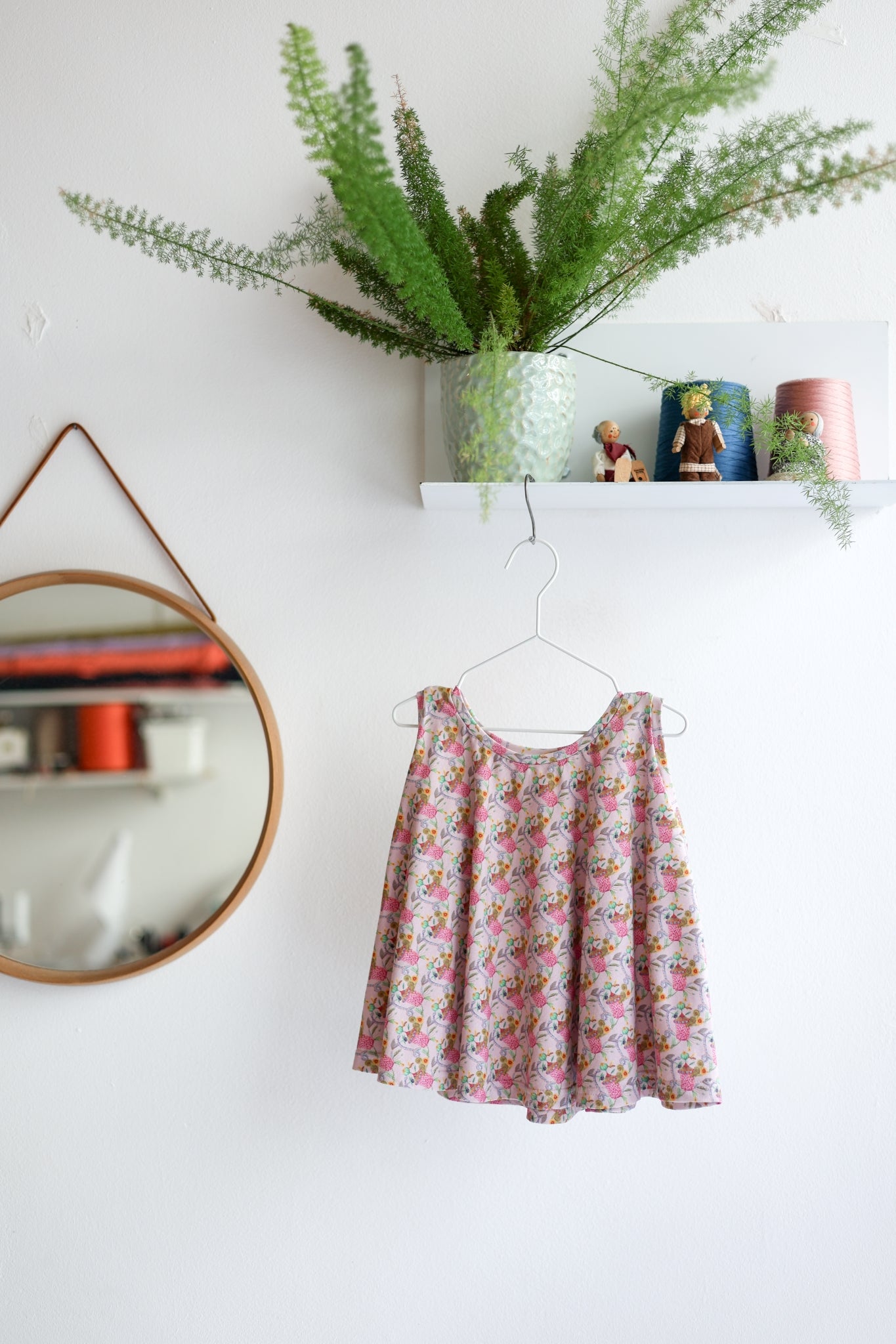 Organic cotton jersey kids sleeveless extra flared top.