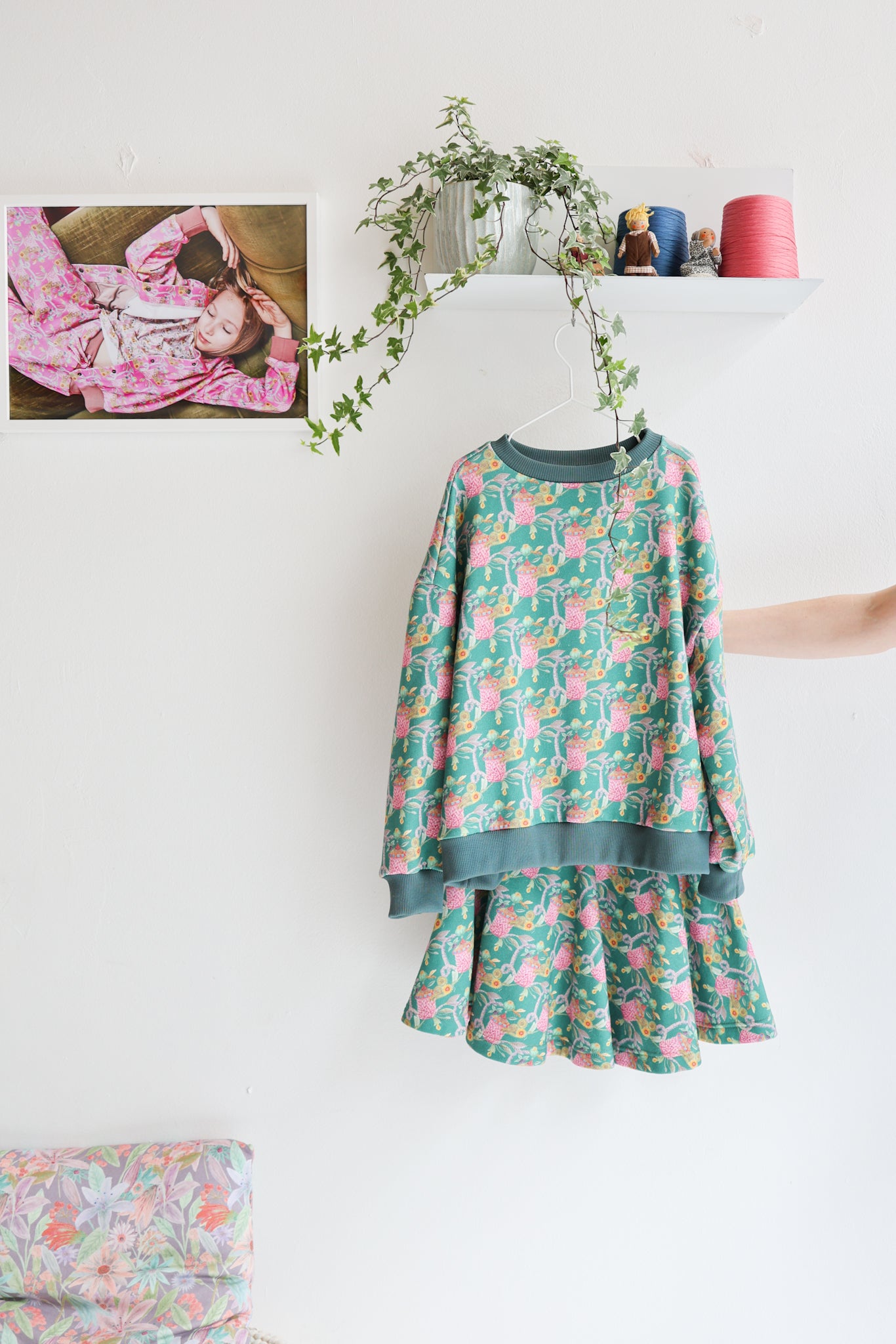 Kids organic cotton sweatshirt and flared skirt.