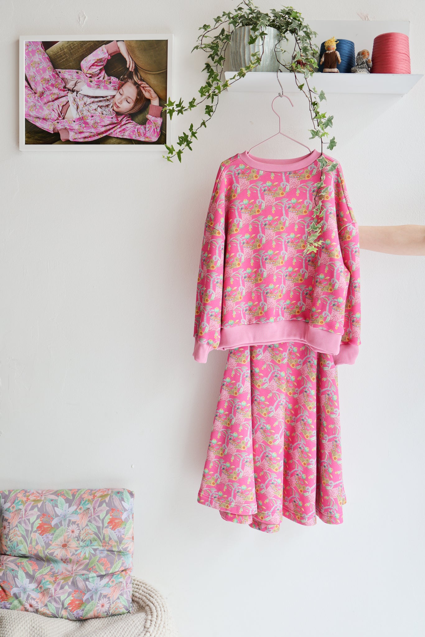 Kids organic cotton sweatshirt and flared skirt.