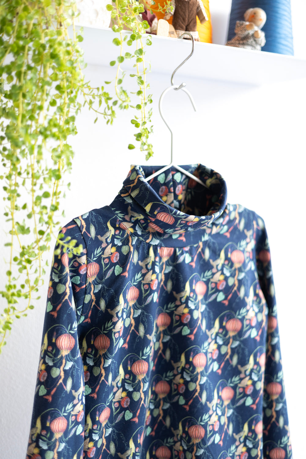 Kids organic cotton stretch jersey turtleneck t-shirt.
