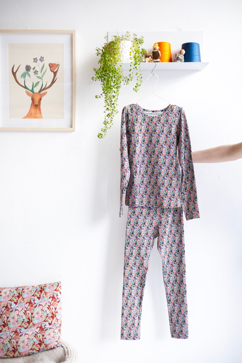 Kids organic cotton stretch jersey long sleeve t-shirt and leggins.