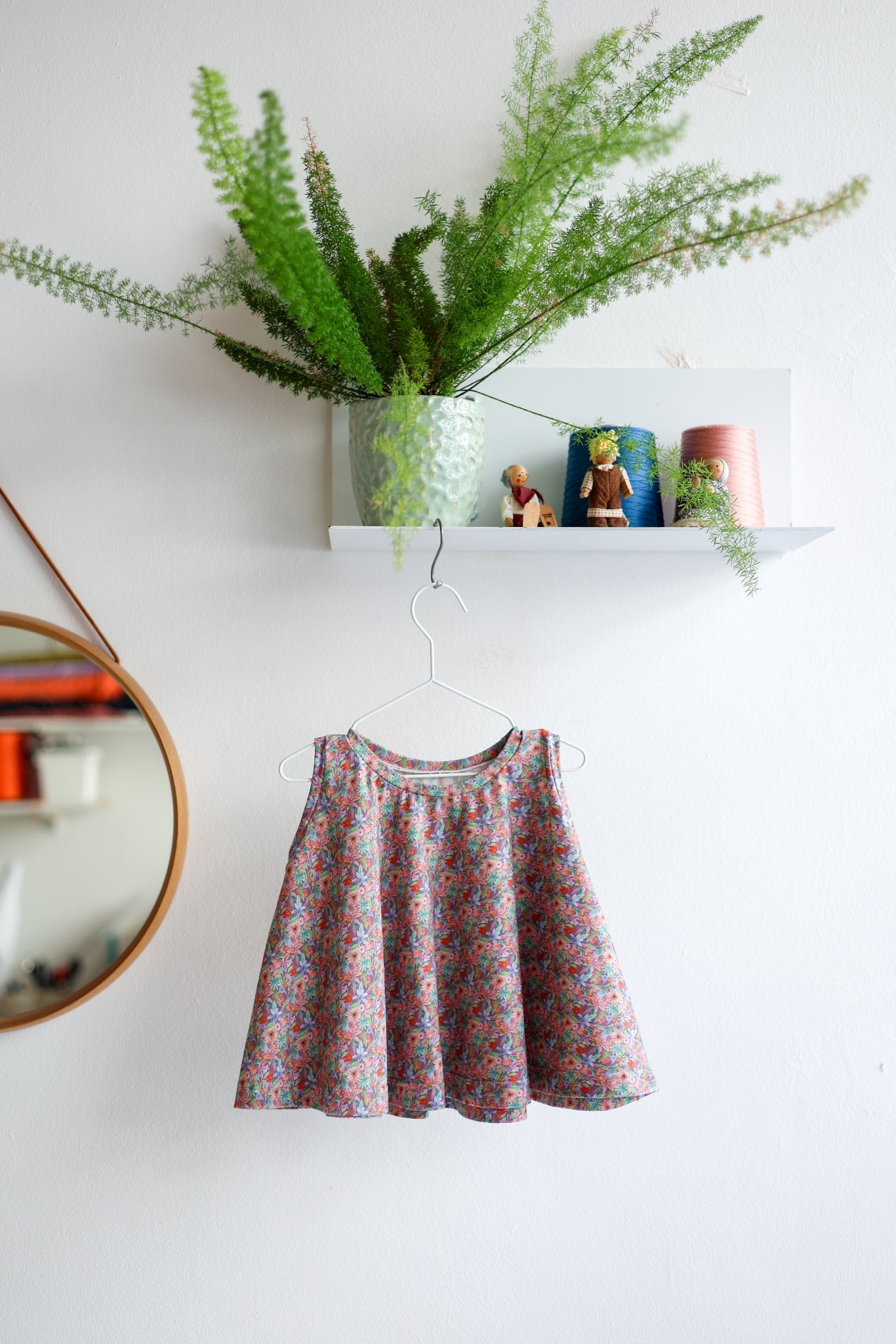 Organic cotton jersey kids sleeveless extra flared top.