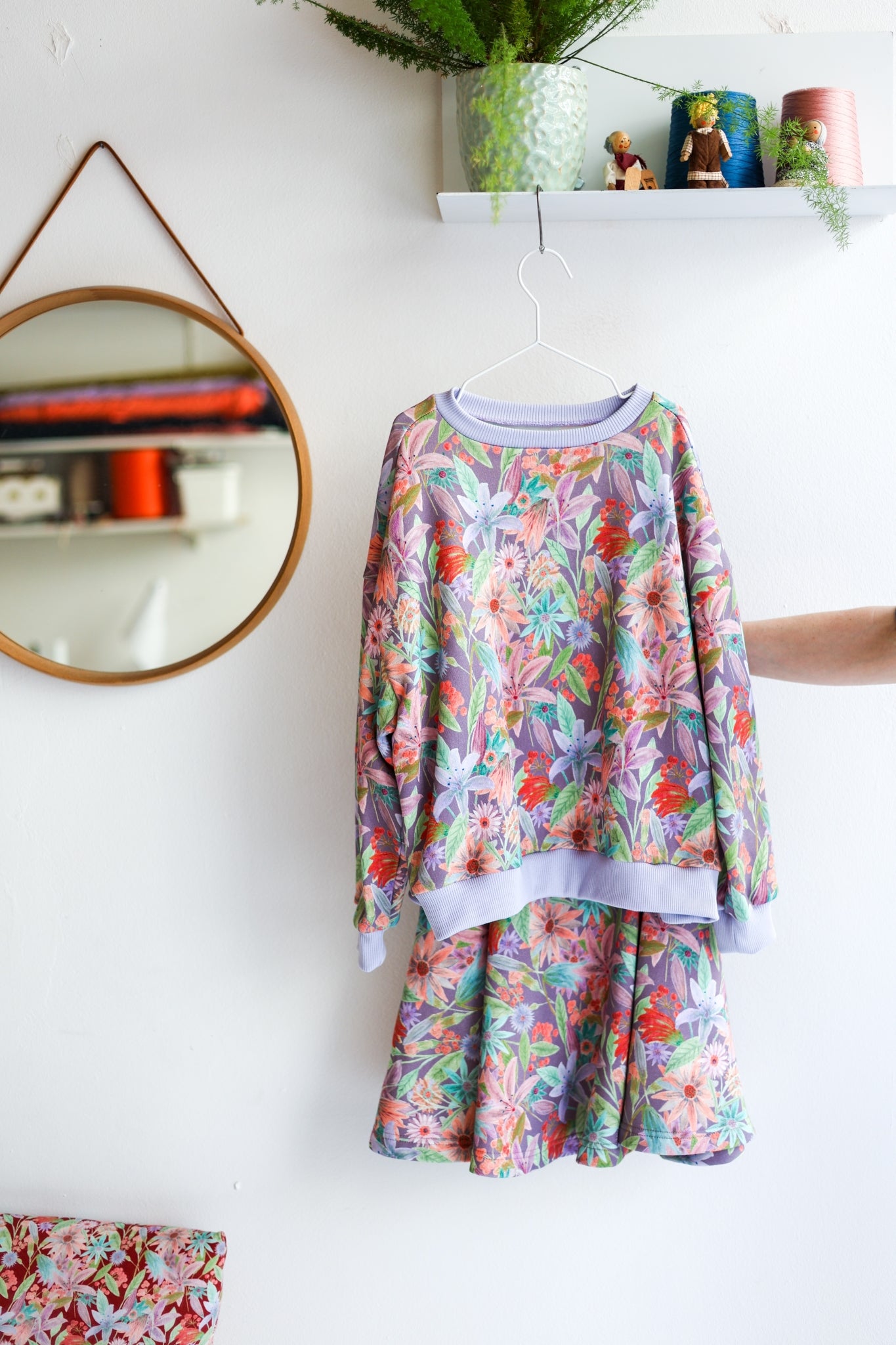Kids organic cotton sweatshirt and flared skirt.