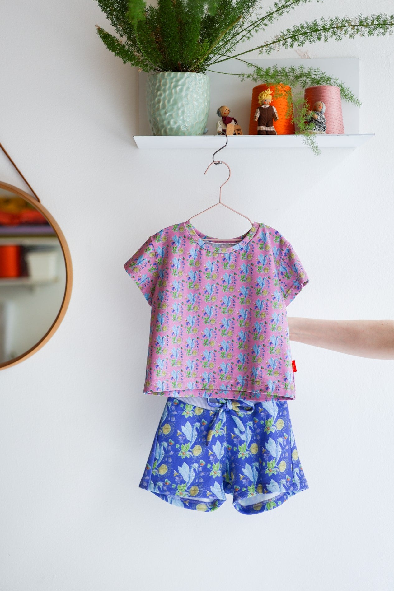 Organic cotton stretch jersey kids t-shirt and shorts.