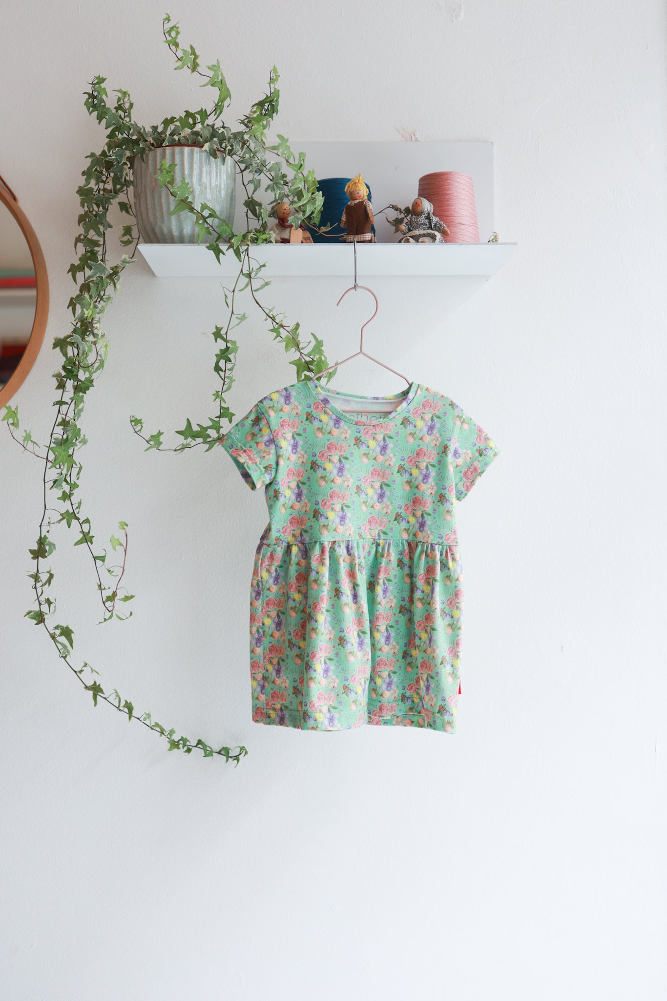 Organic cotton stretch jersey babies slip dress.