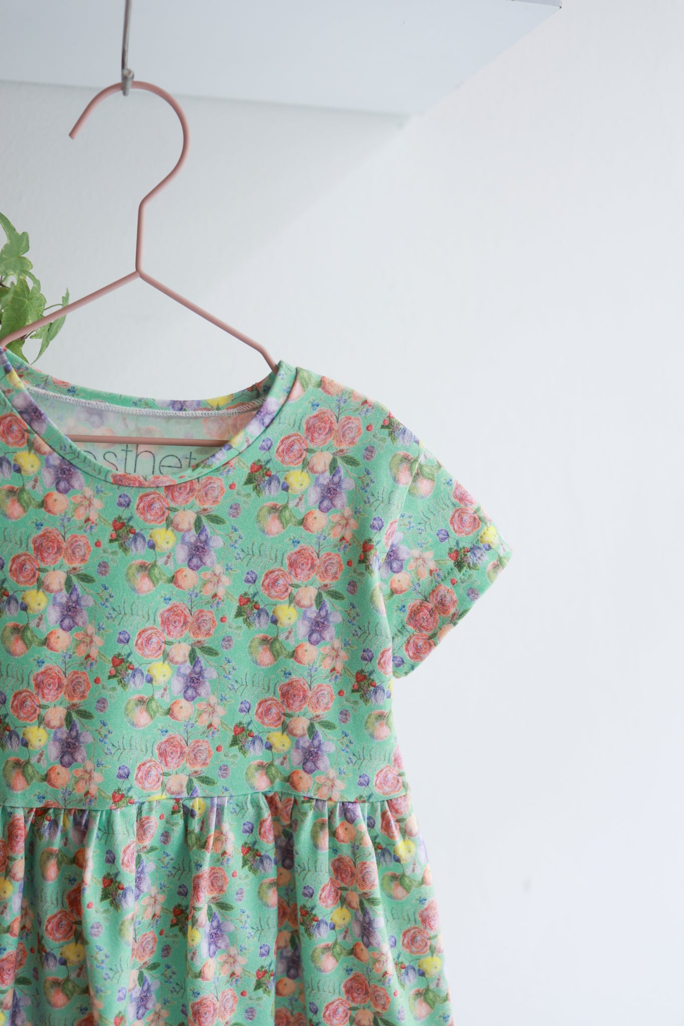 Organic cotton stretch jersey babies slip dress.