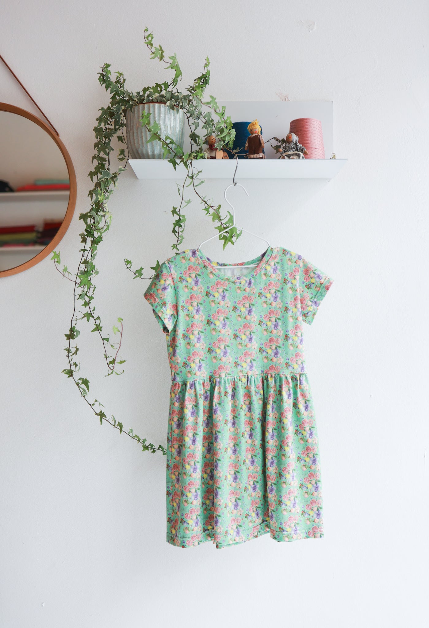Organic cotton stretch jersey kids slip dress.