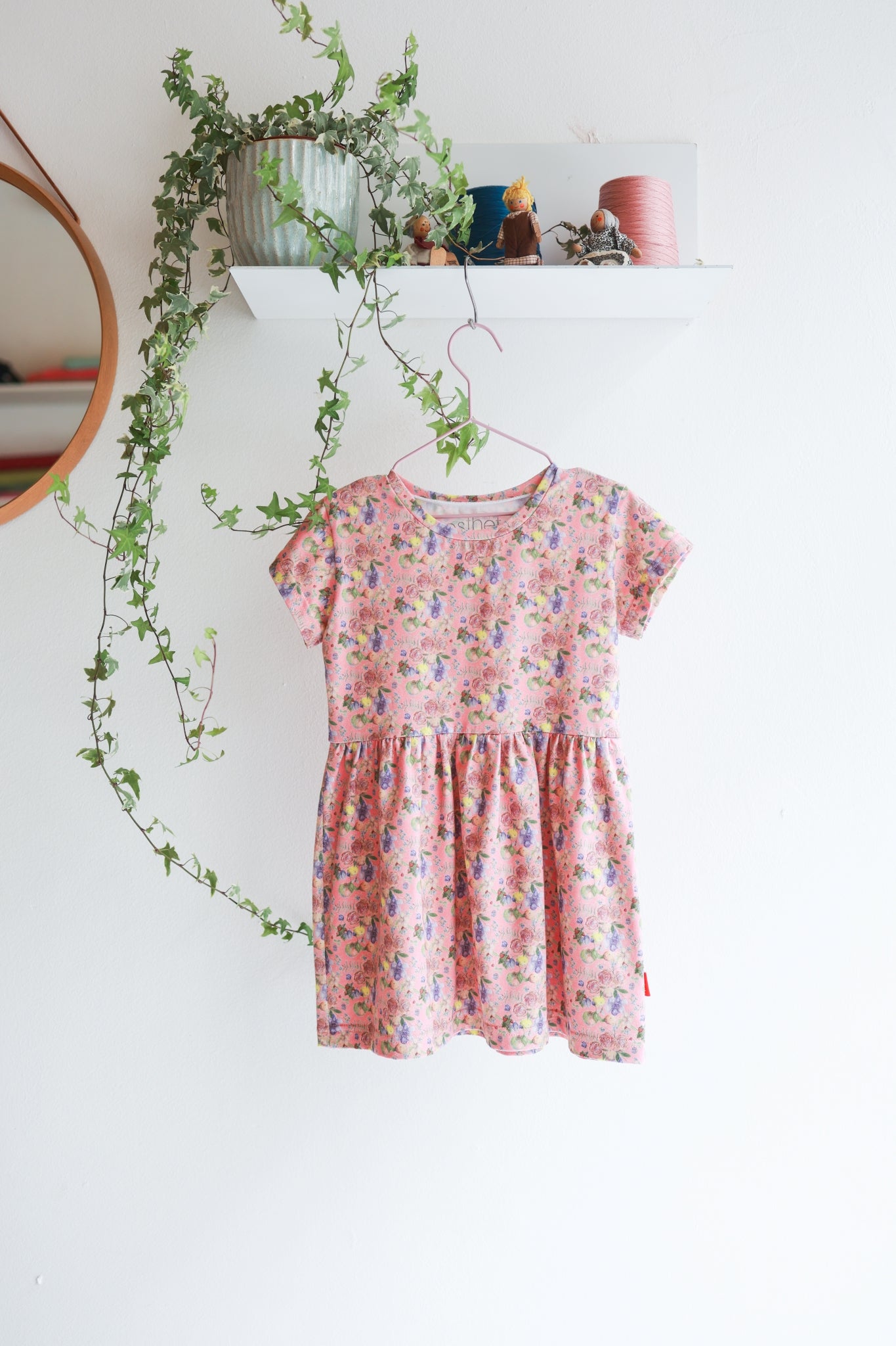 Organic cotton stretch jersey kids slip dress.