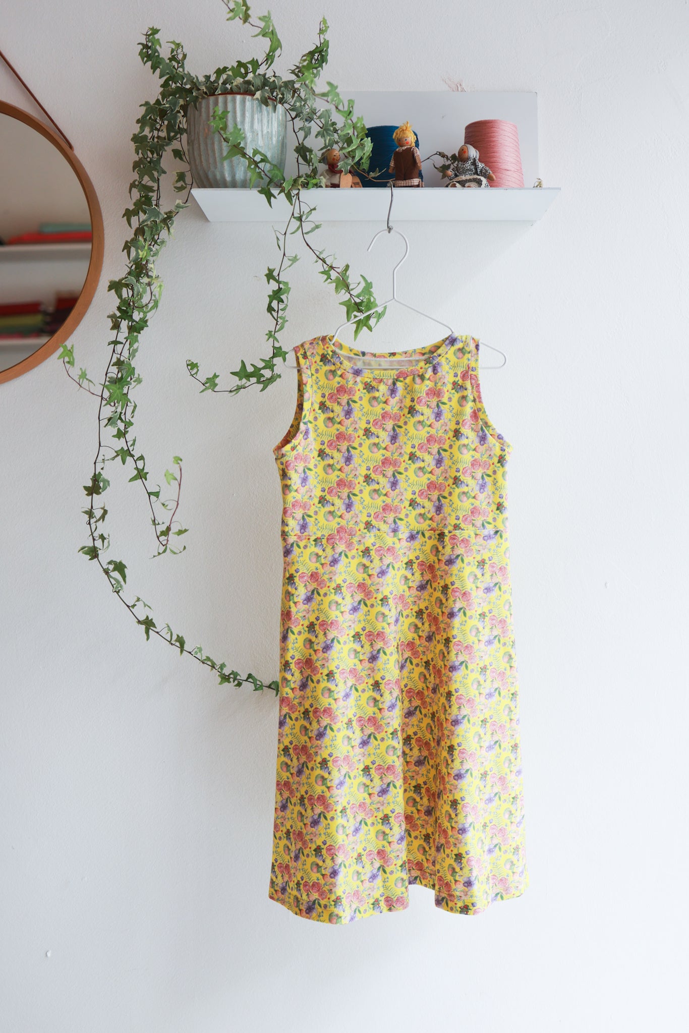 Organic cotton stretch jersey kids slip dress.