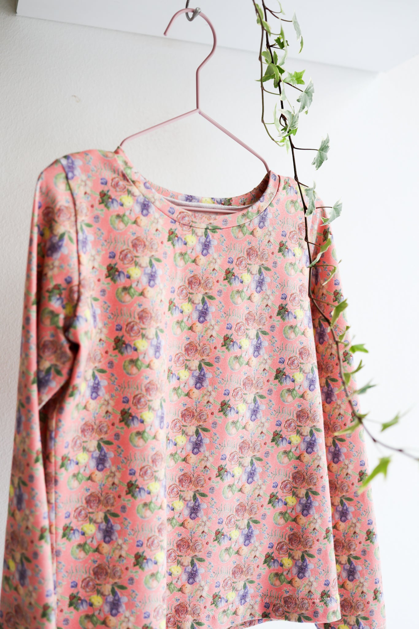 Kids organic jersey long sleeve t-shirt.