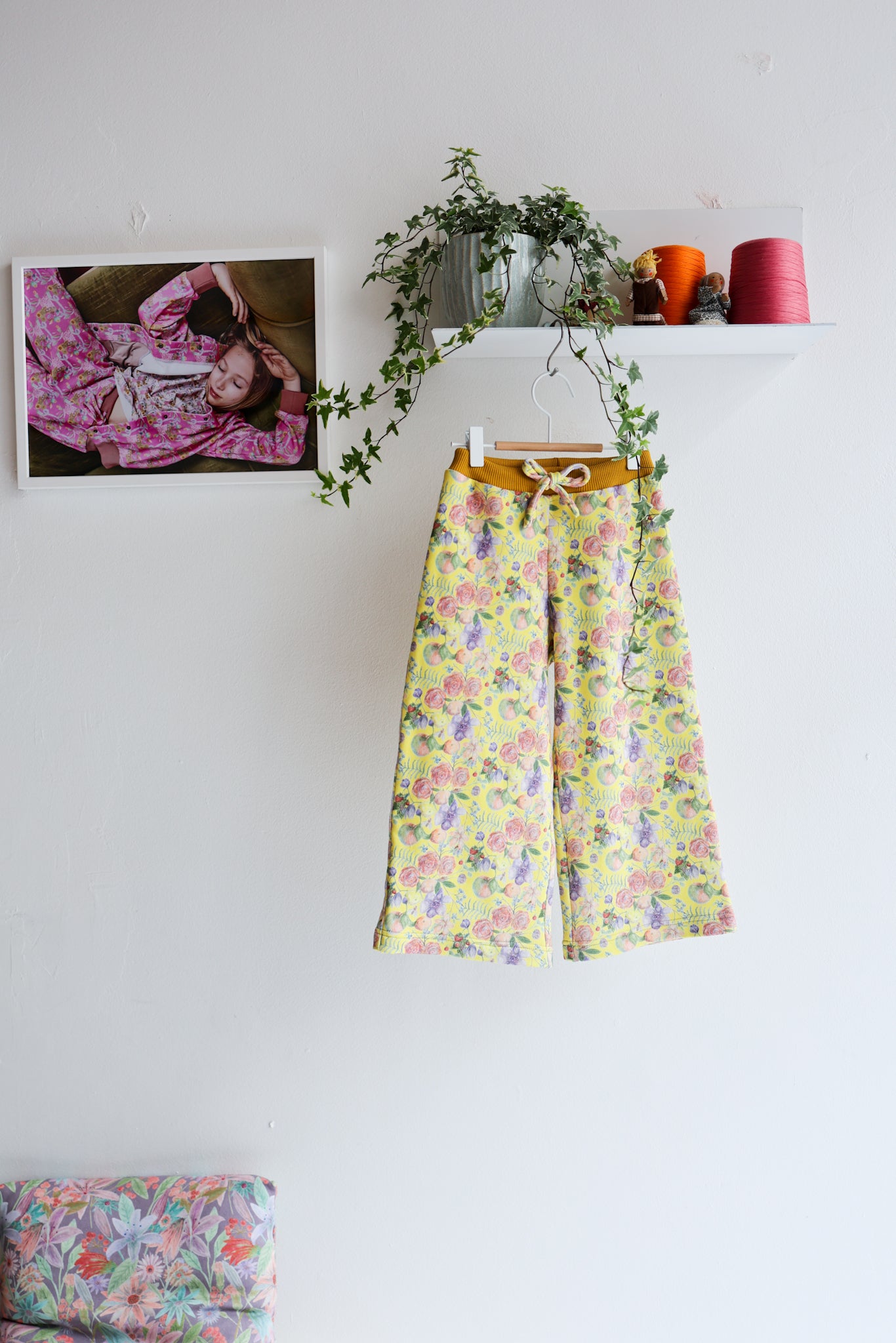 Kids organic cotton sweat pants.