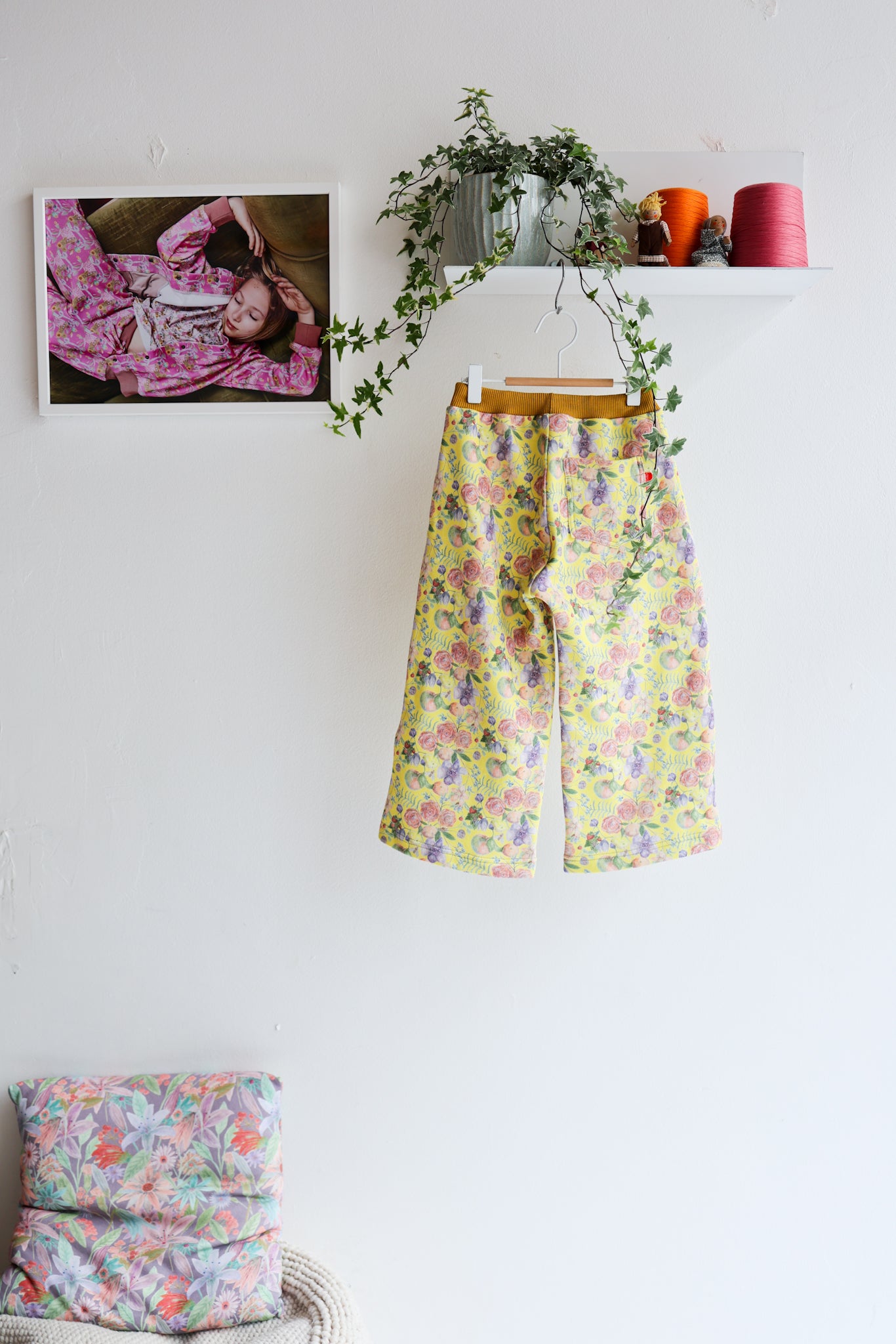 Kids organic cotton sweat pants.