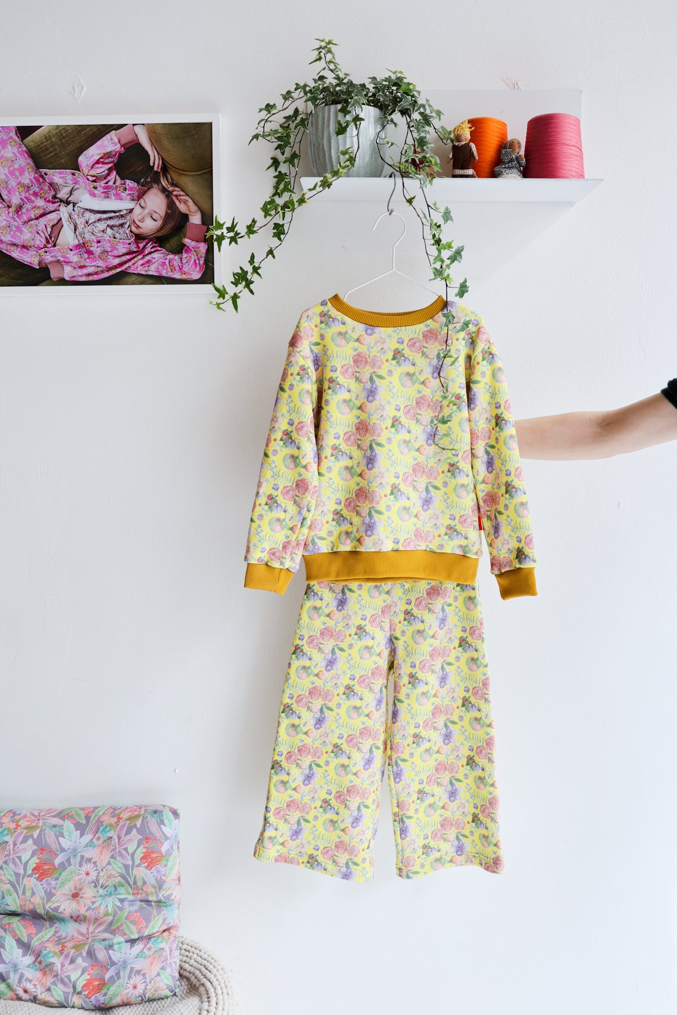 Kids organic cotton sweatshirt and pants.