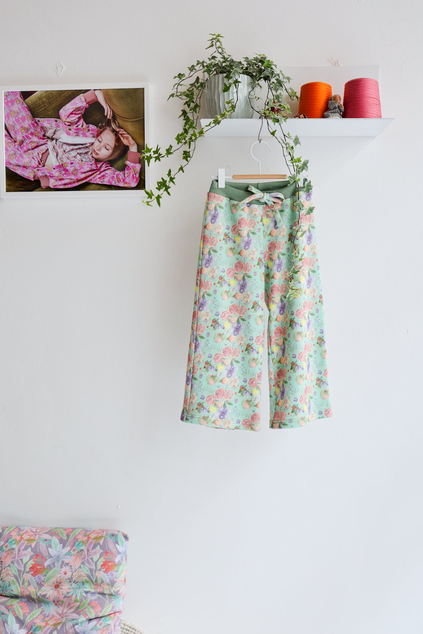 Kids organic cotton sweat pants.