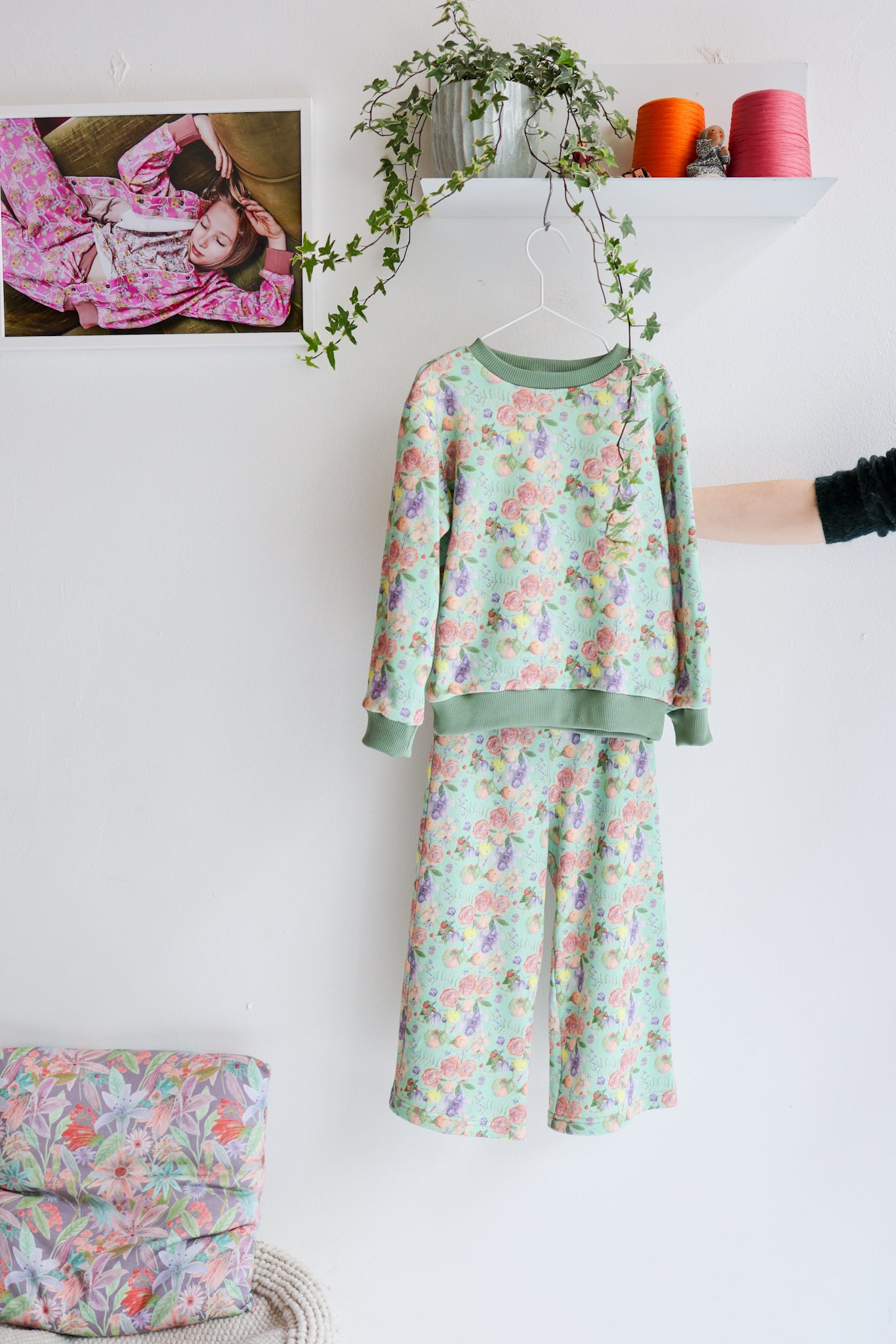 Kids organic cotton sweatshirt and pants.