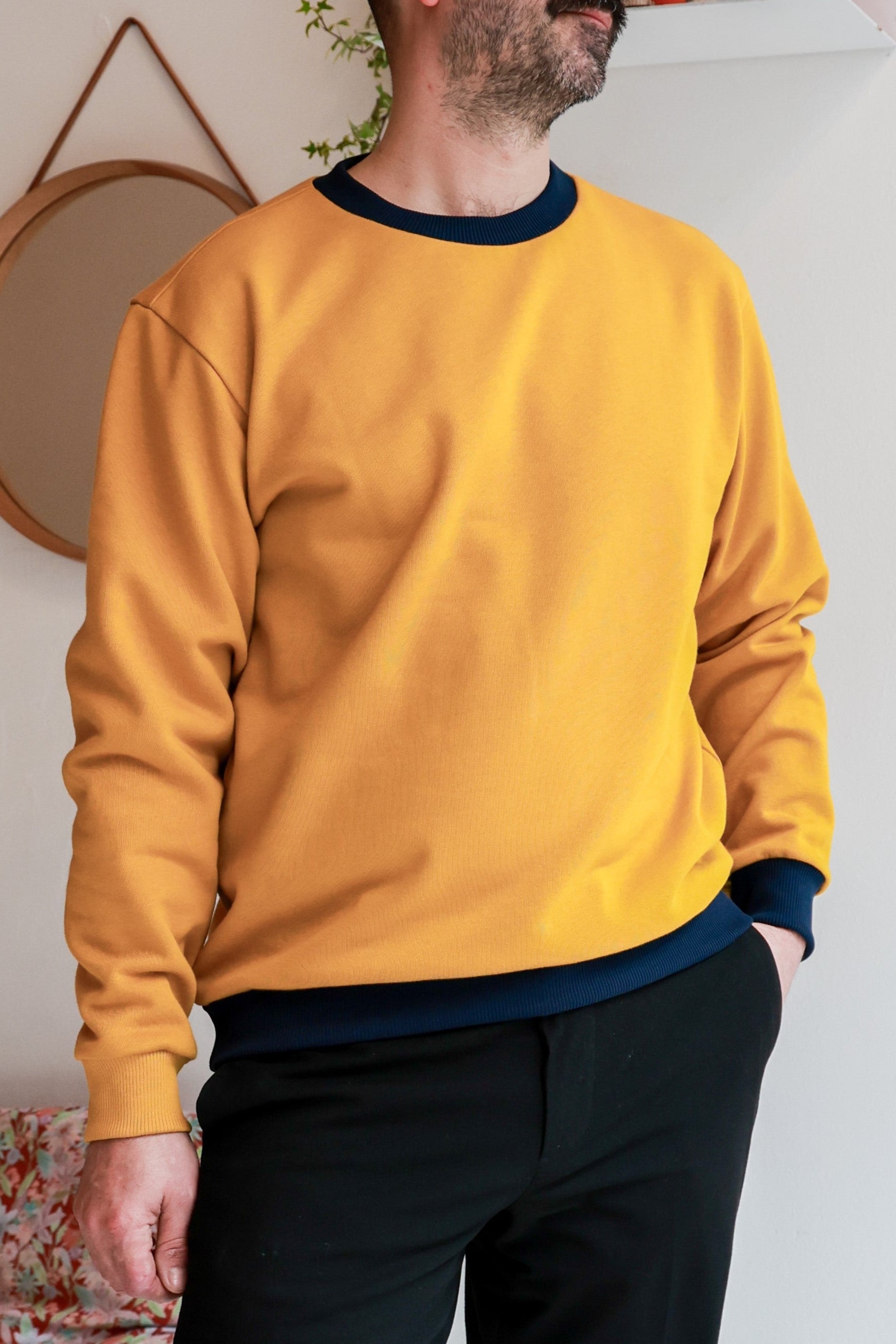 Men organic cotton sweatshirt.