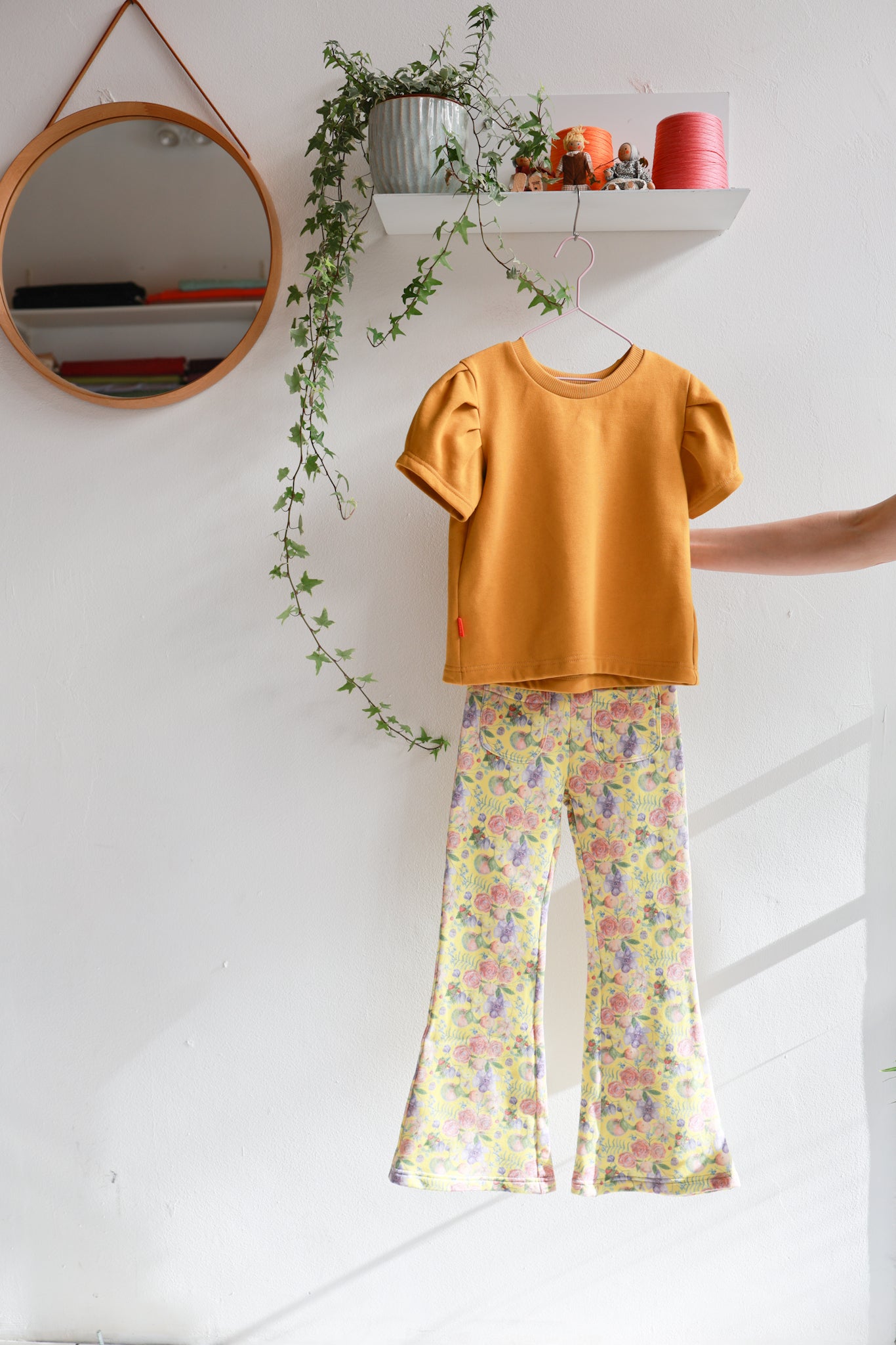 Organic cotton puffed sleeve kids top and pants.