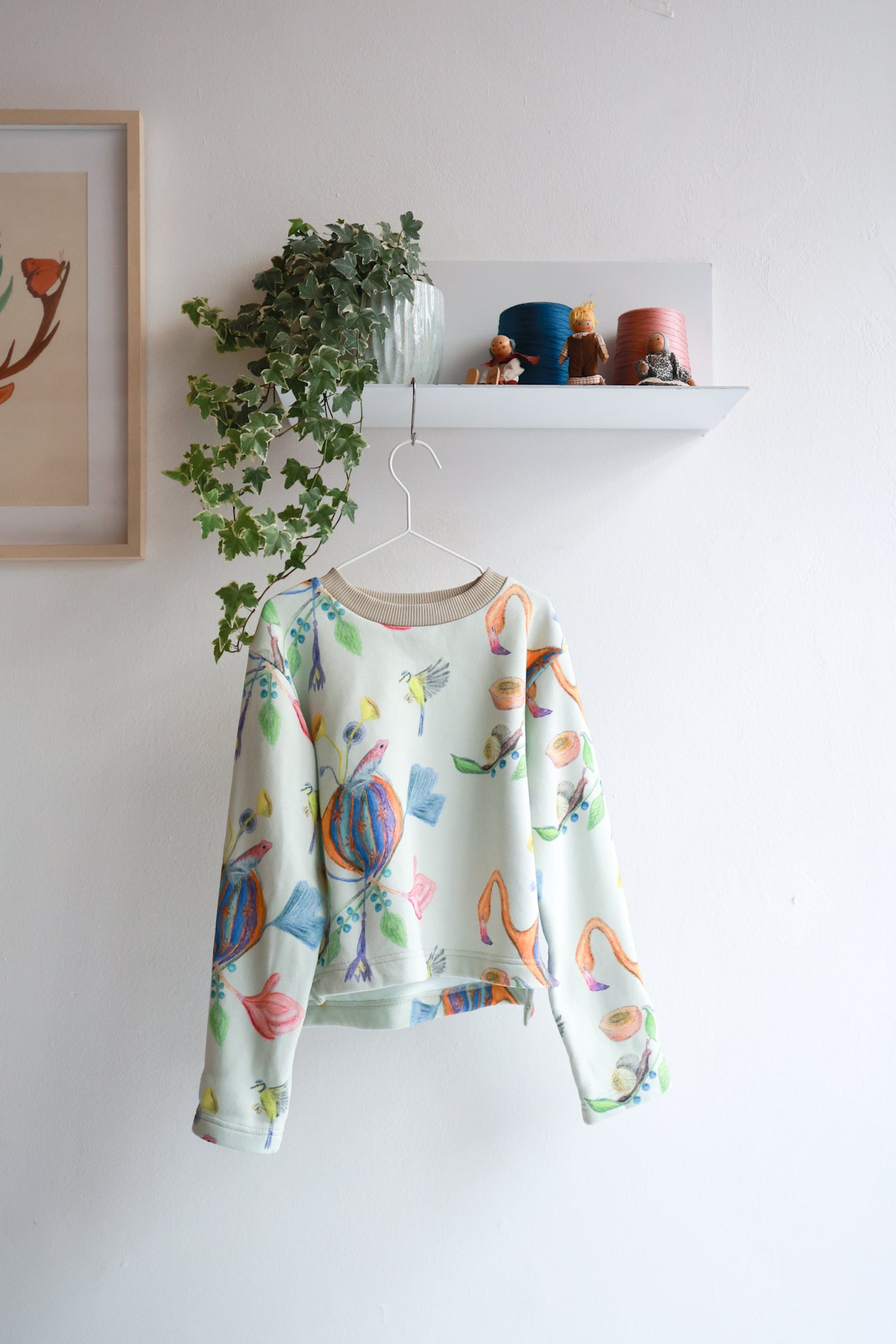 Kids organic cotton slitted sweatshirt.