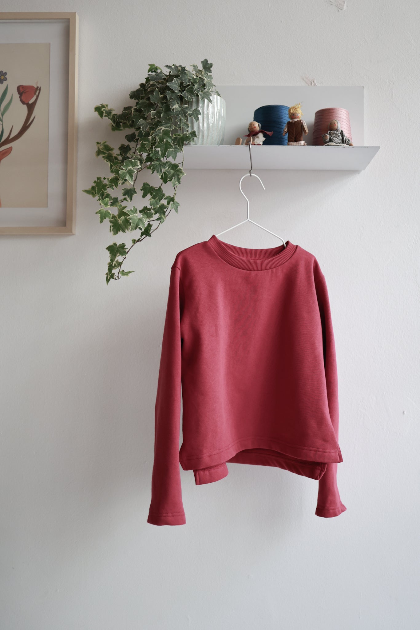 Kids organic cotton slitted sweatshirt.