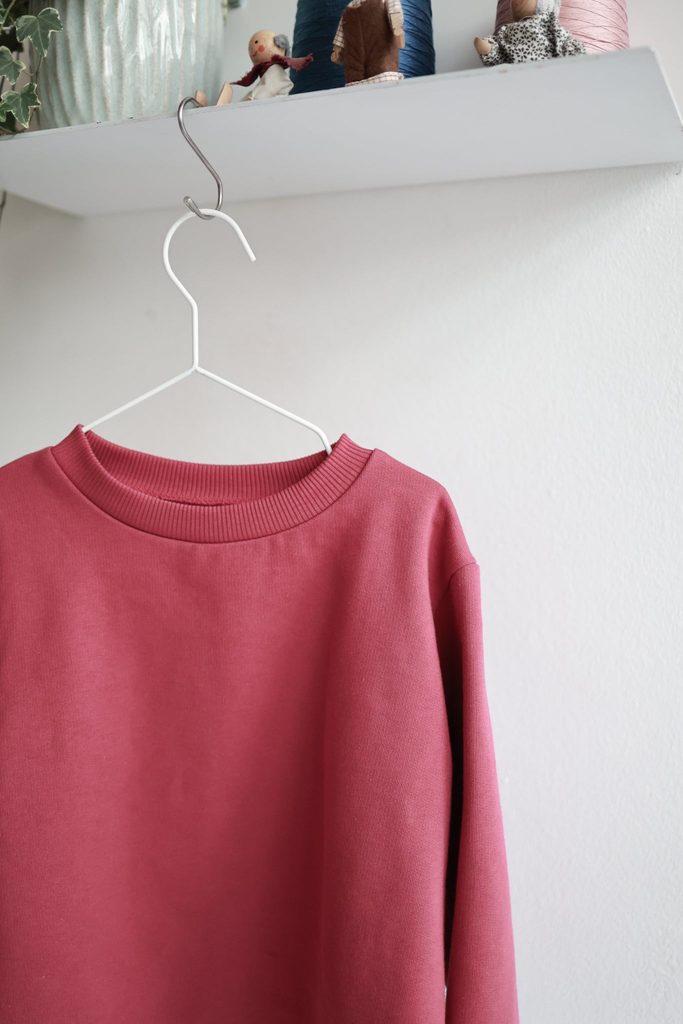 Kids organic cotton slitted sweatshirt.