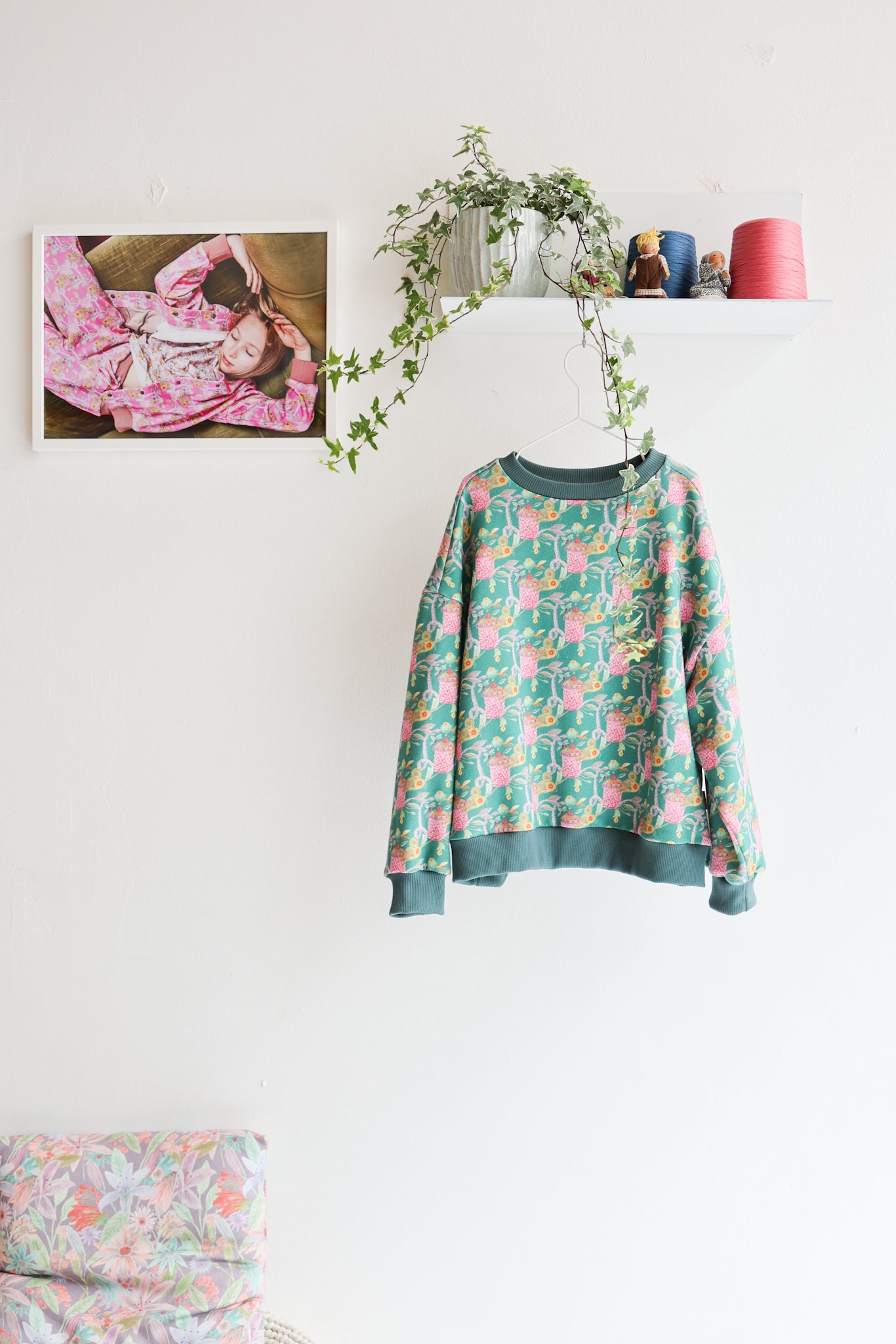 Kids organic cotton oversized sweatshirt.