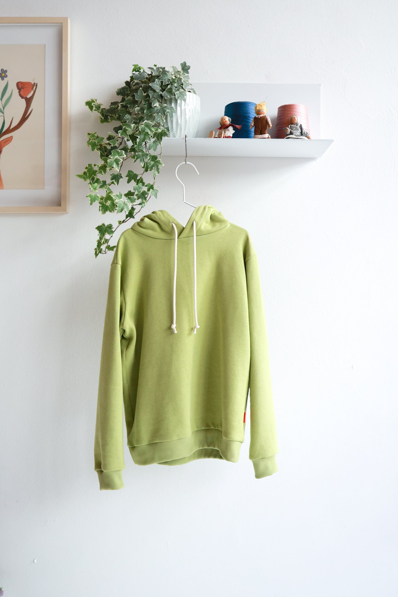 Unisex organic cotton kids hoodie.