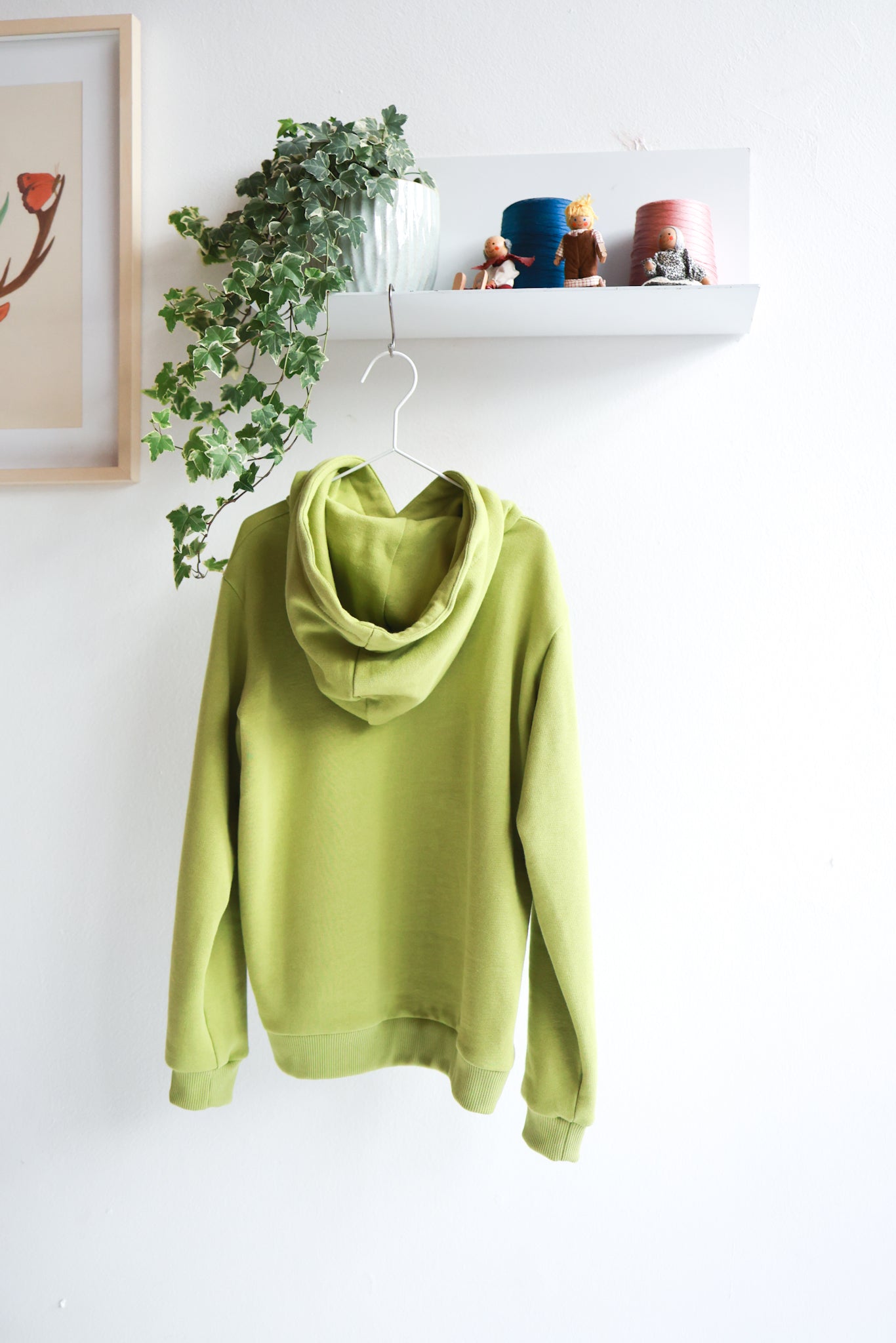 Unisex organic cotton kids hoodie.