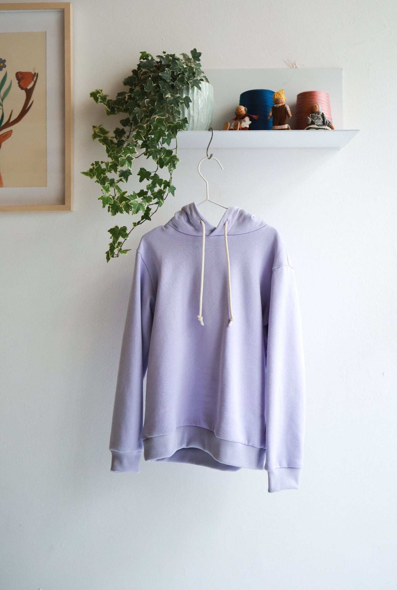 Unisex organic cotton kids hoodie.