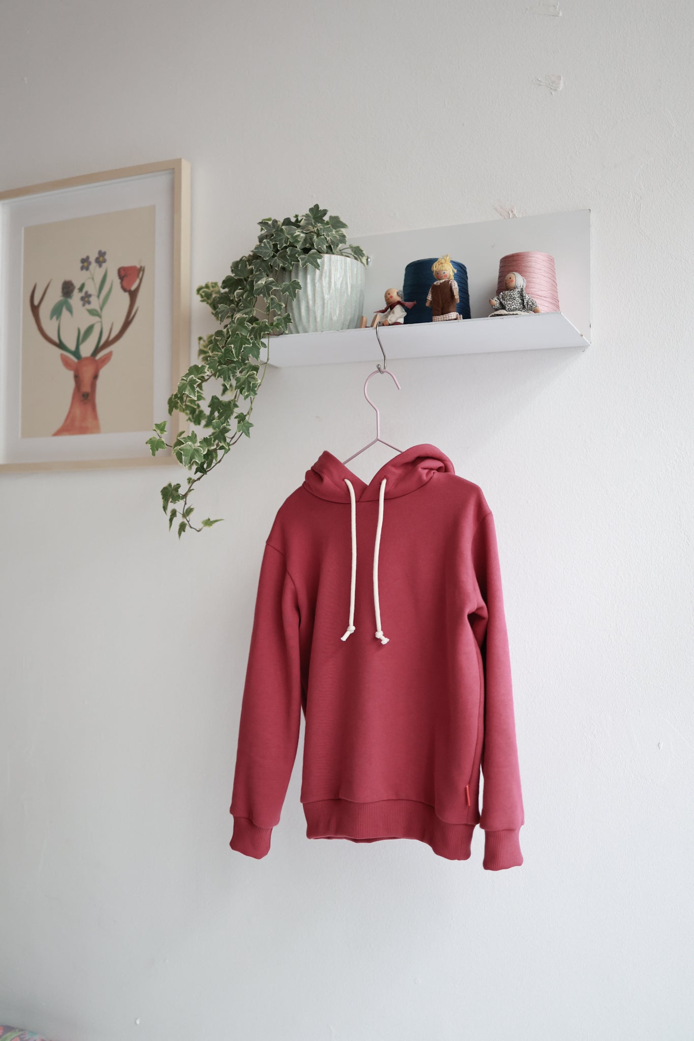 Unisex organic cotton kids hoodie.