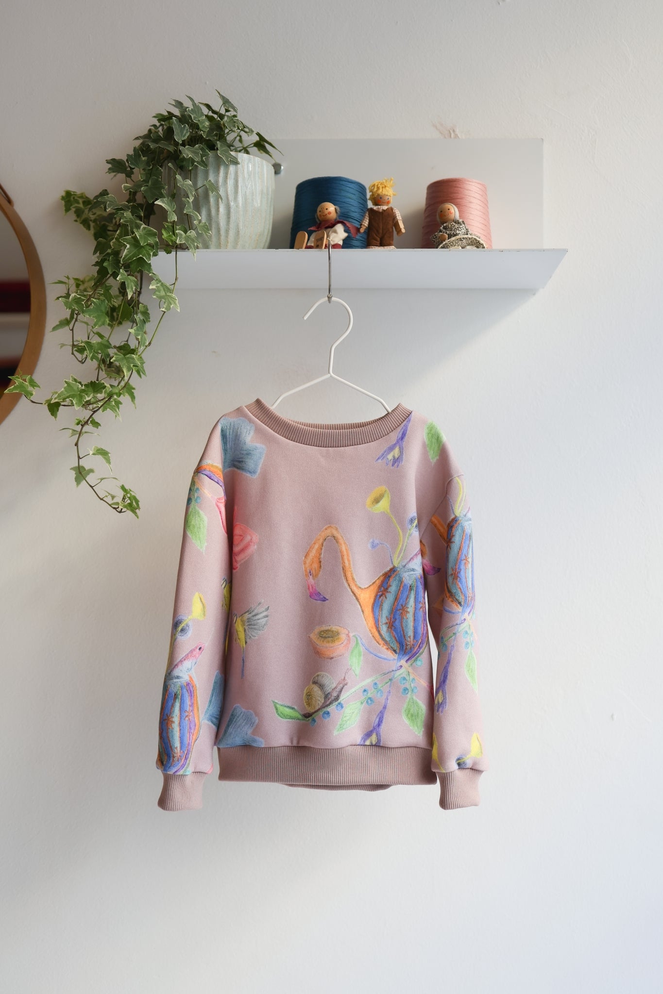 Kids unisex organic cotton sweatshirt.