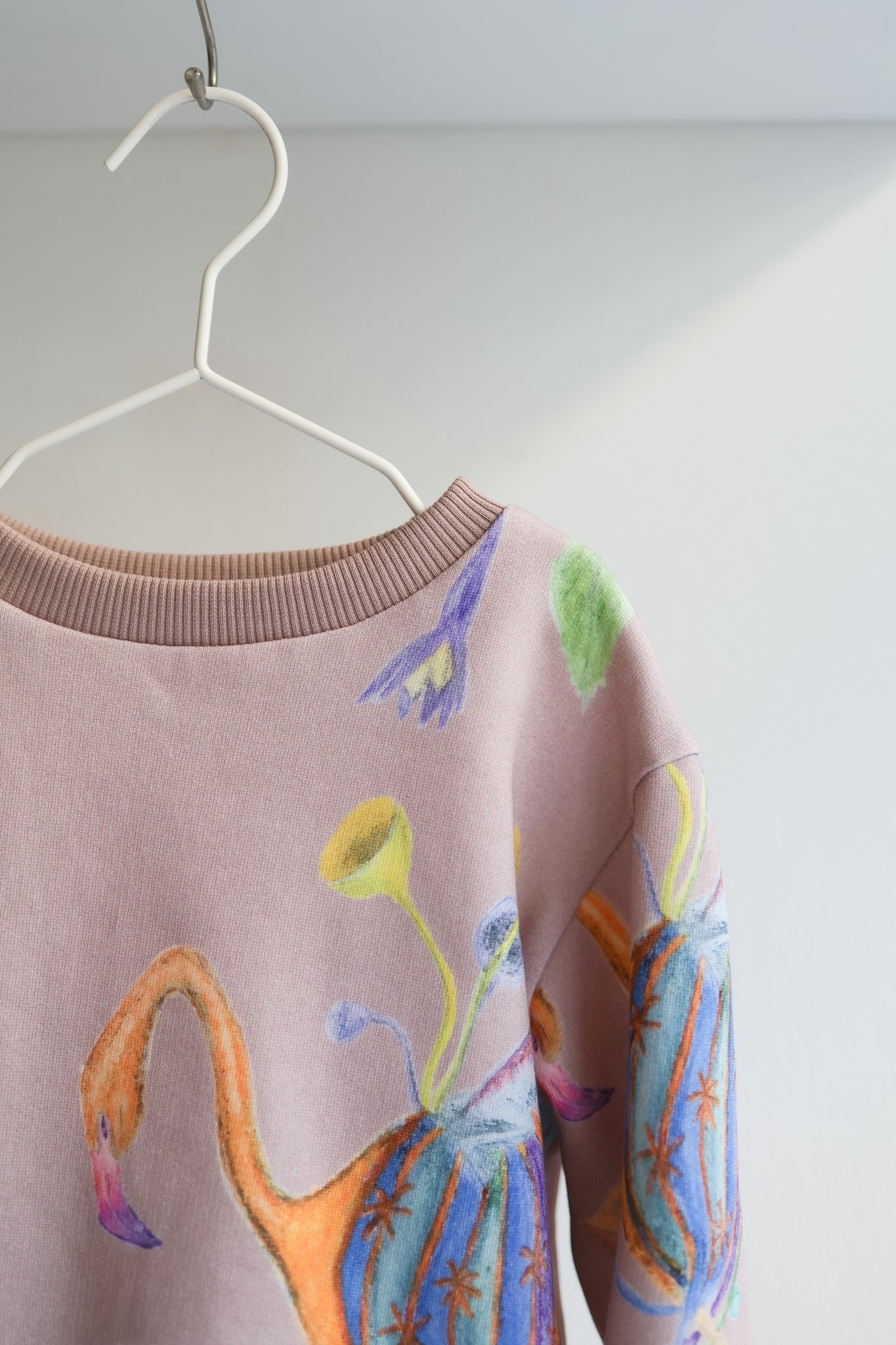 Kids unisex organic cotton sweatshirt.