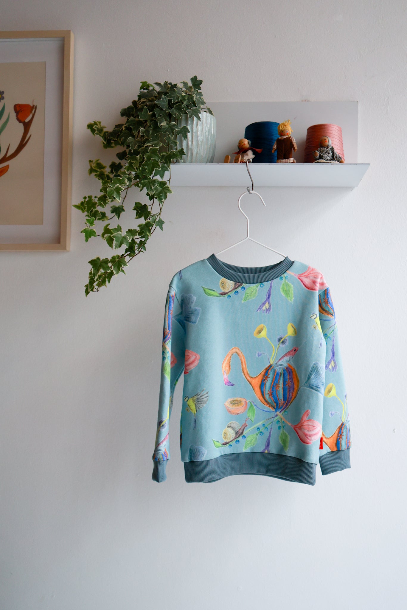 Kids unisex organic cotton sweatshirt.