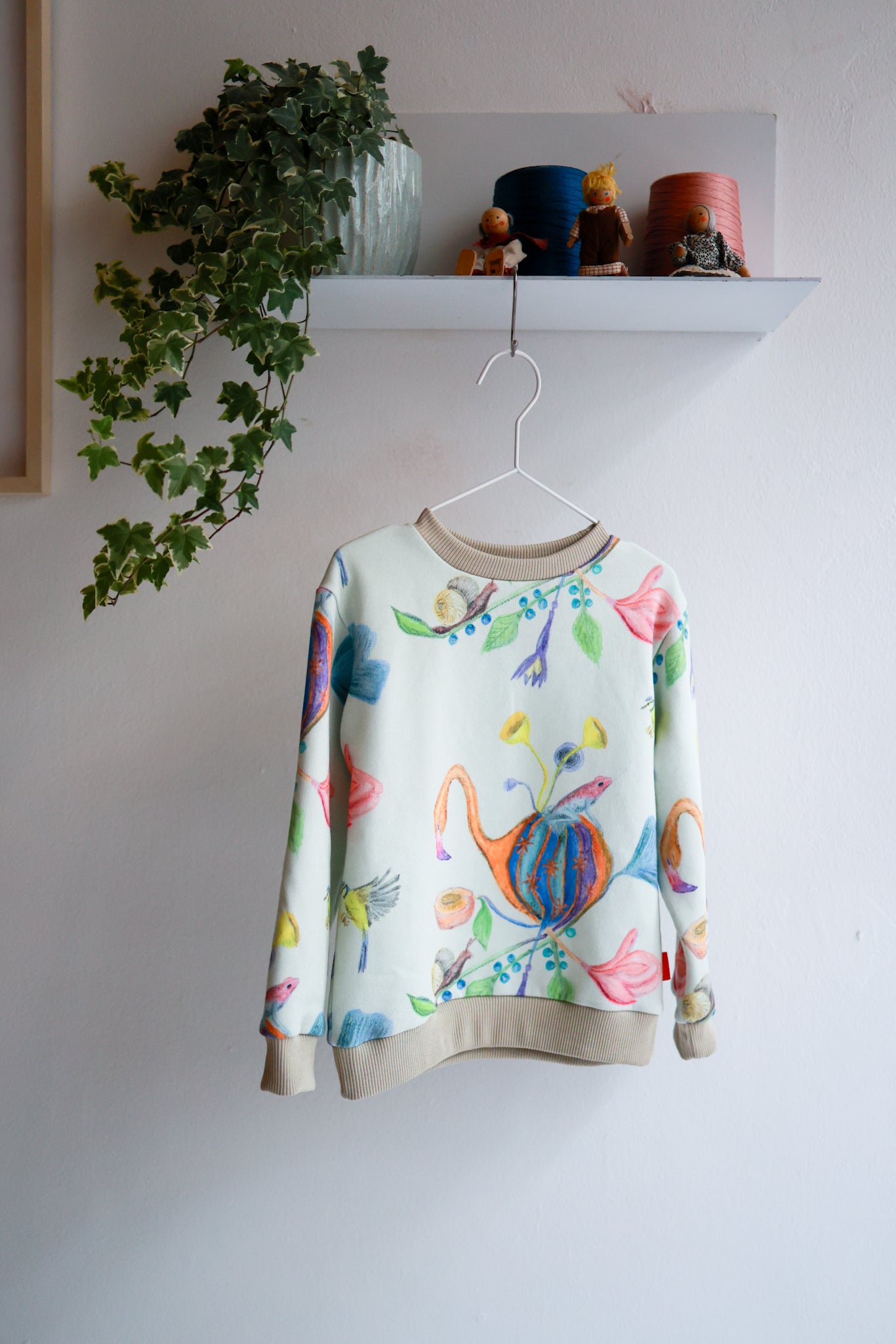 Kids unisex organic cotton sweatshirt.