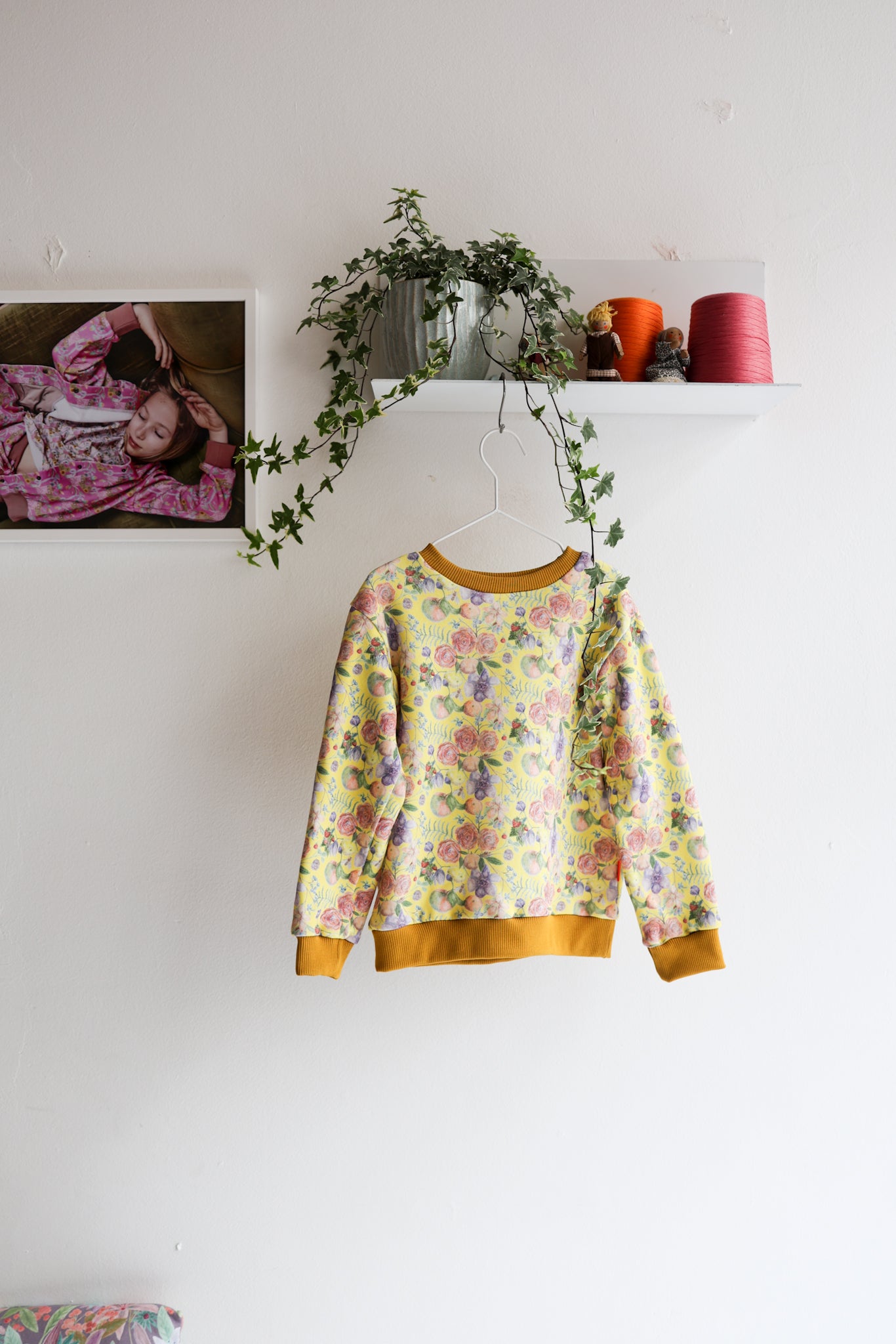 Kids unisex organic cotton sweatshirt.