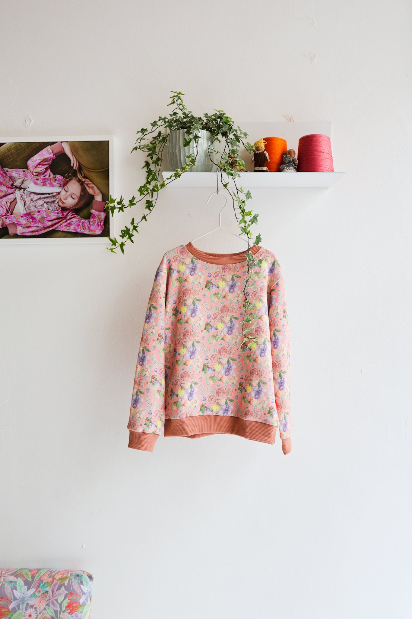 Kids unisex organic cotton sweatshirt.