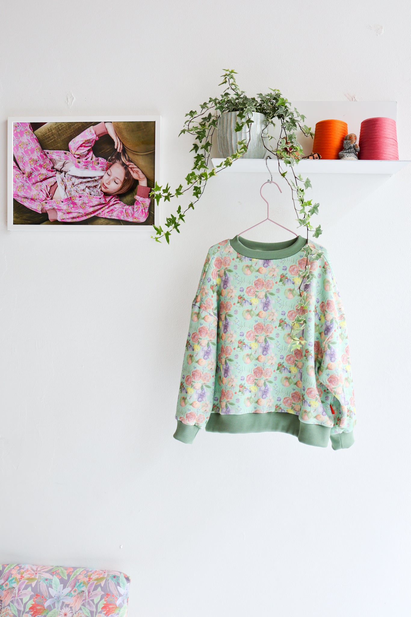 Kids organic cotton oversized sweatshirt.