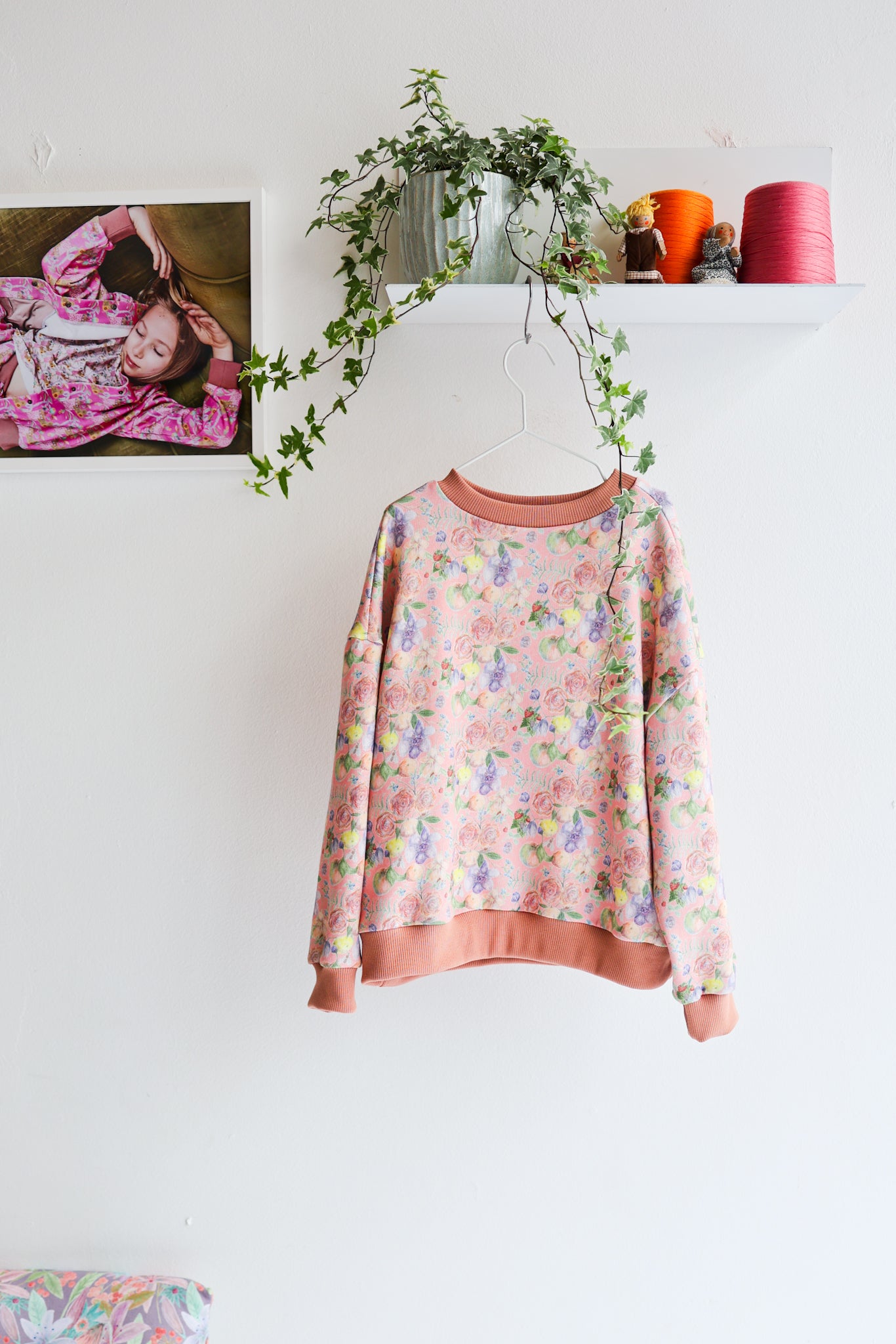 Kids organic cotton oversized sweatshirt.